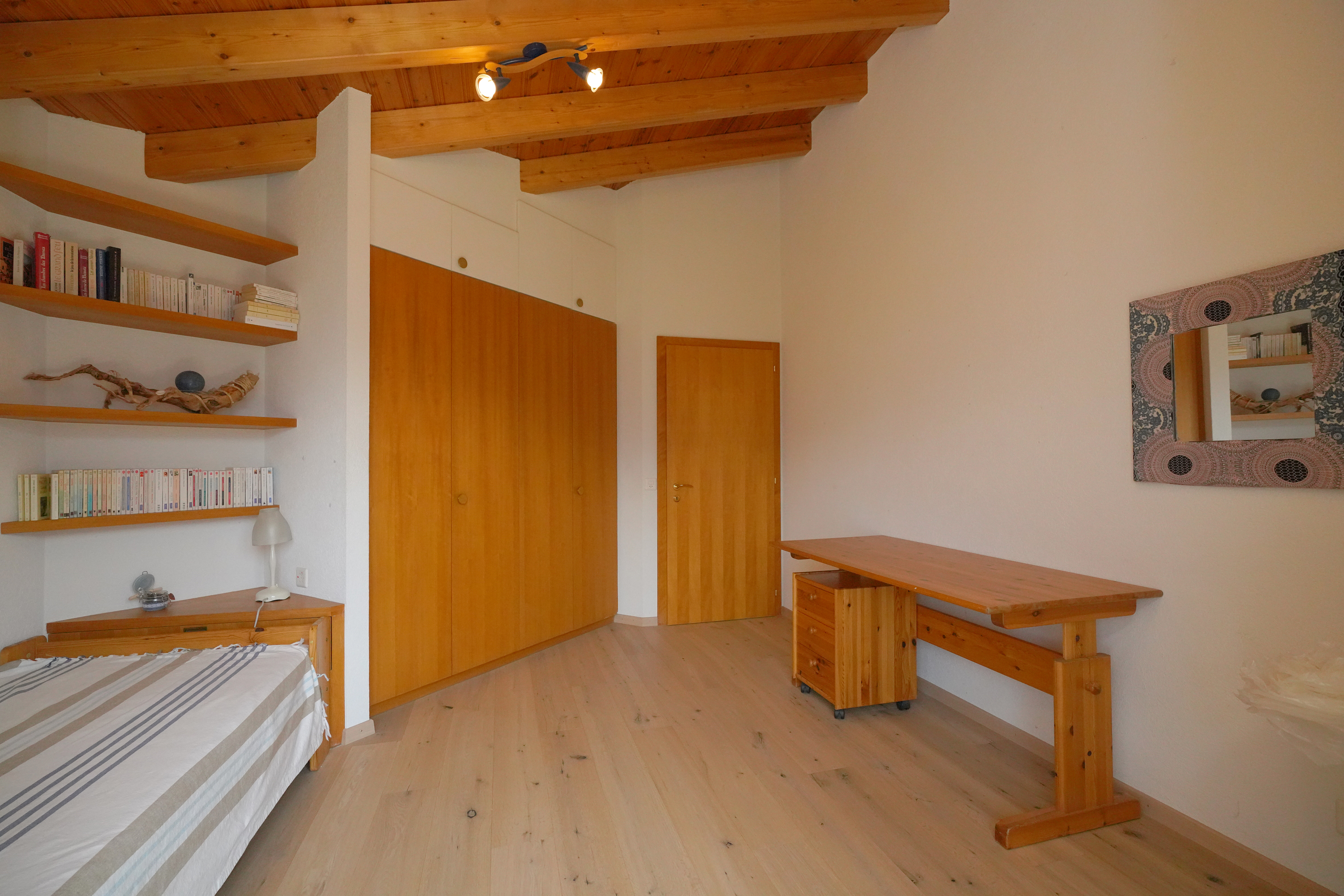 Chambre 4 - Accès au balcon sud / 1er étage 
