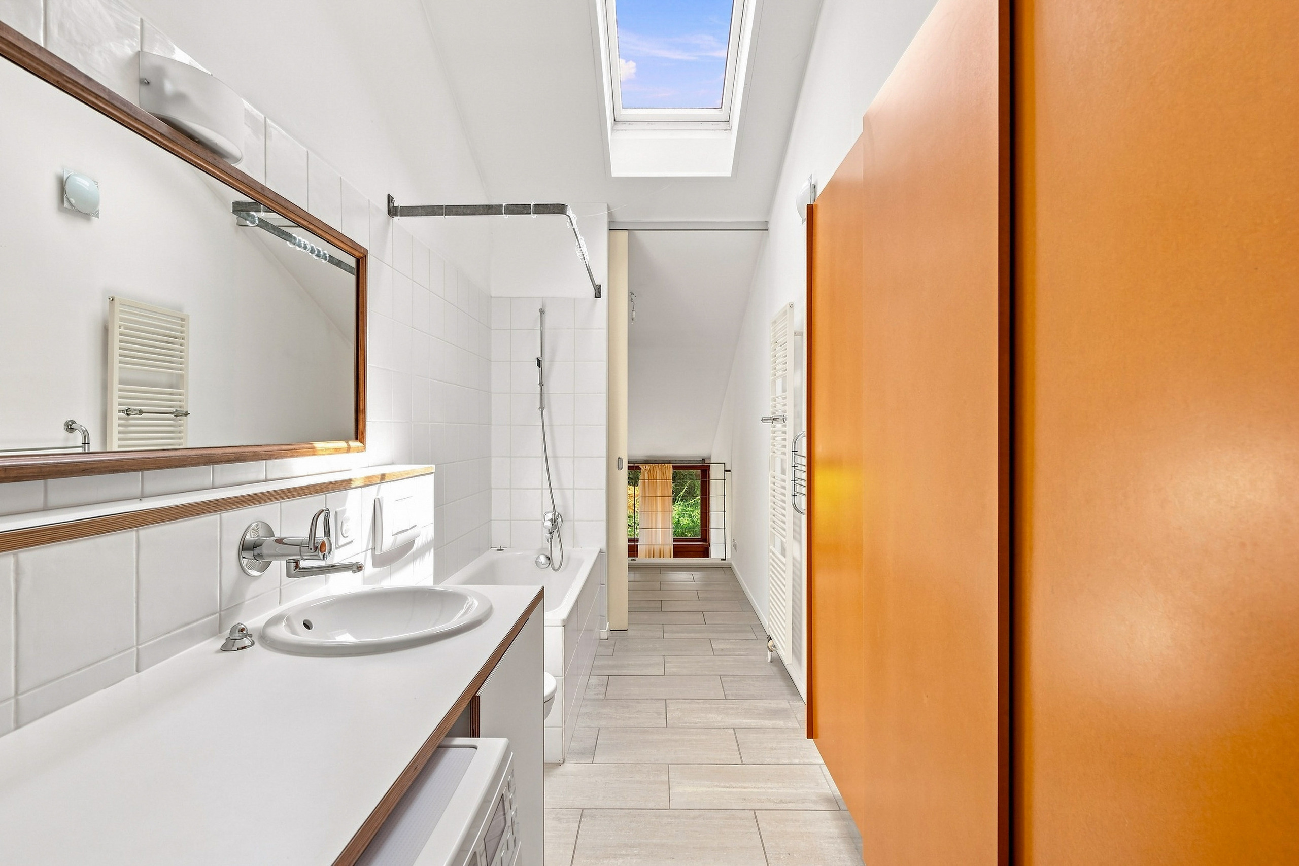 Interior view 10