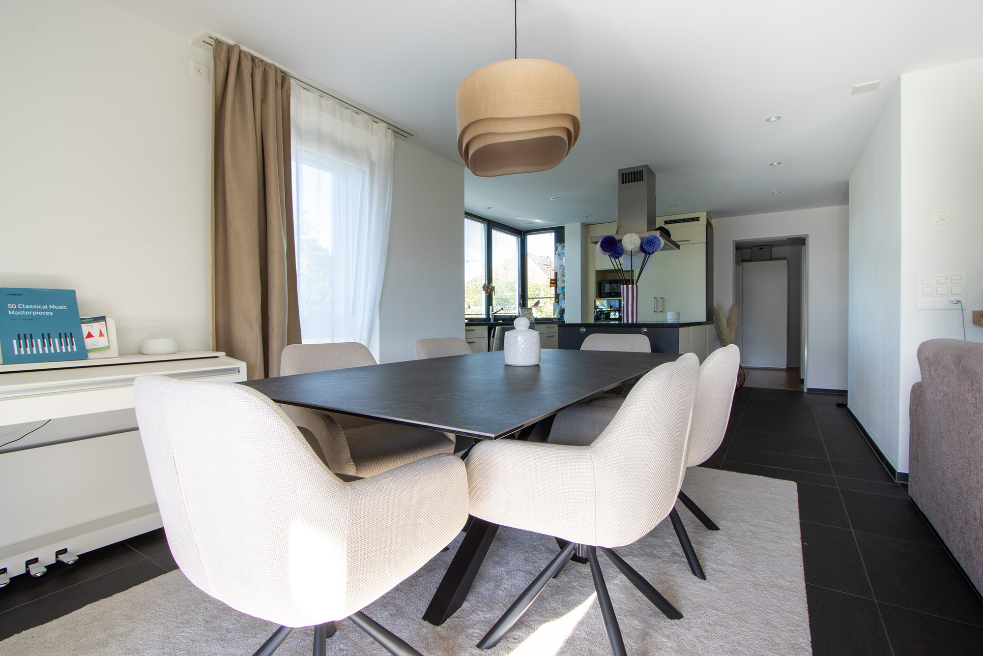 Interior view 6
