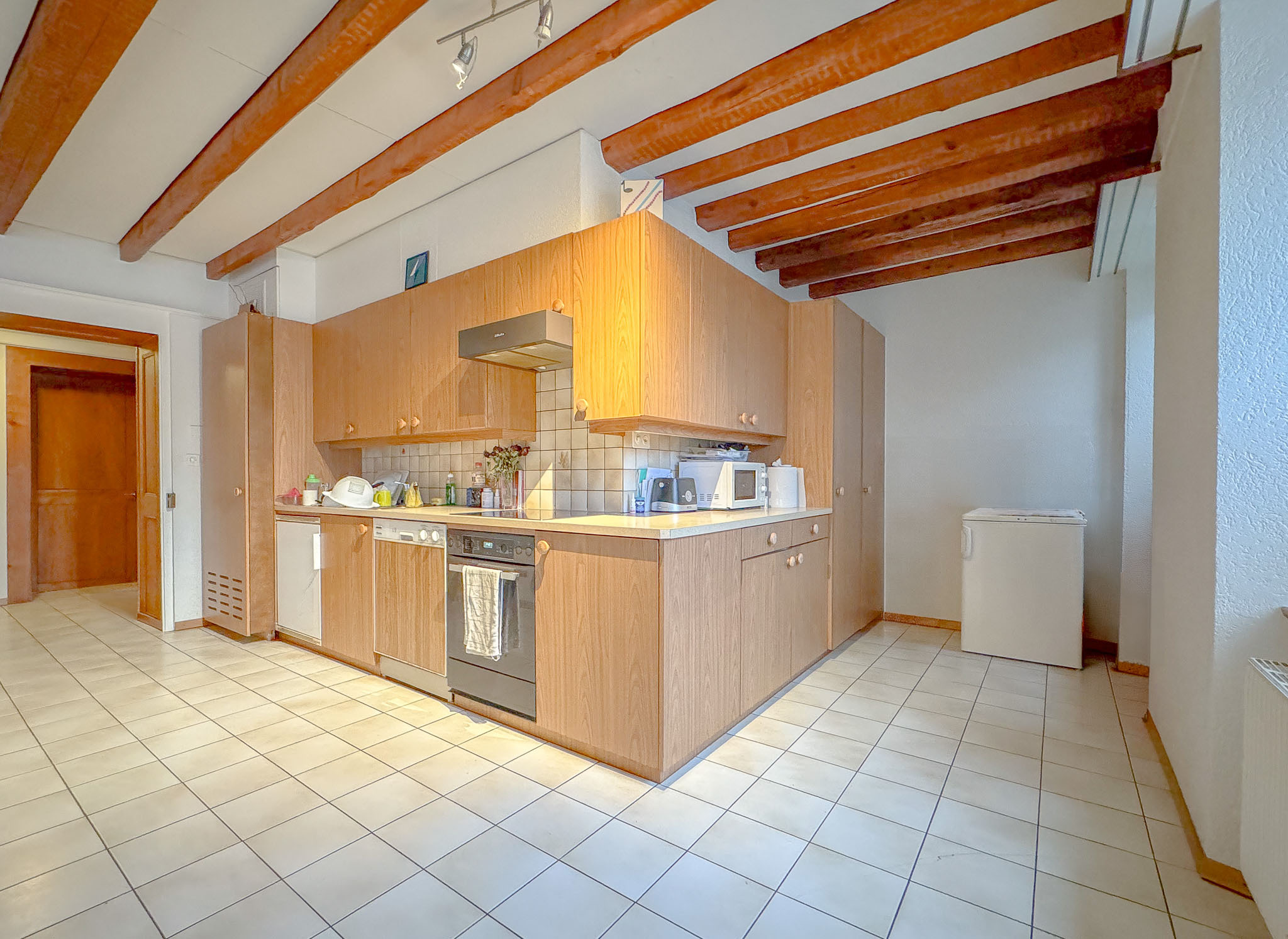Appartement au 2ème étage - cuisine ouverte