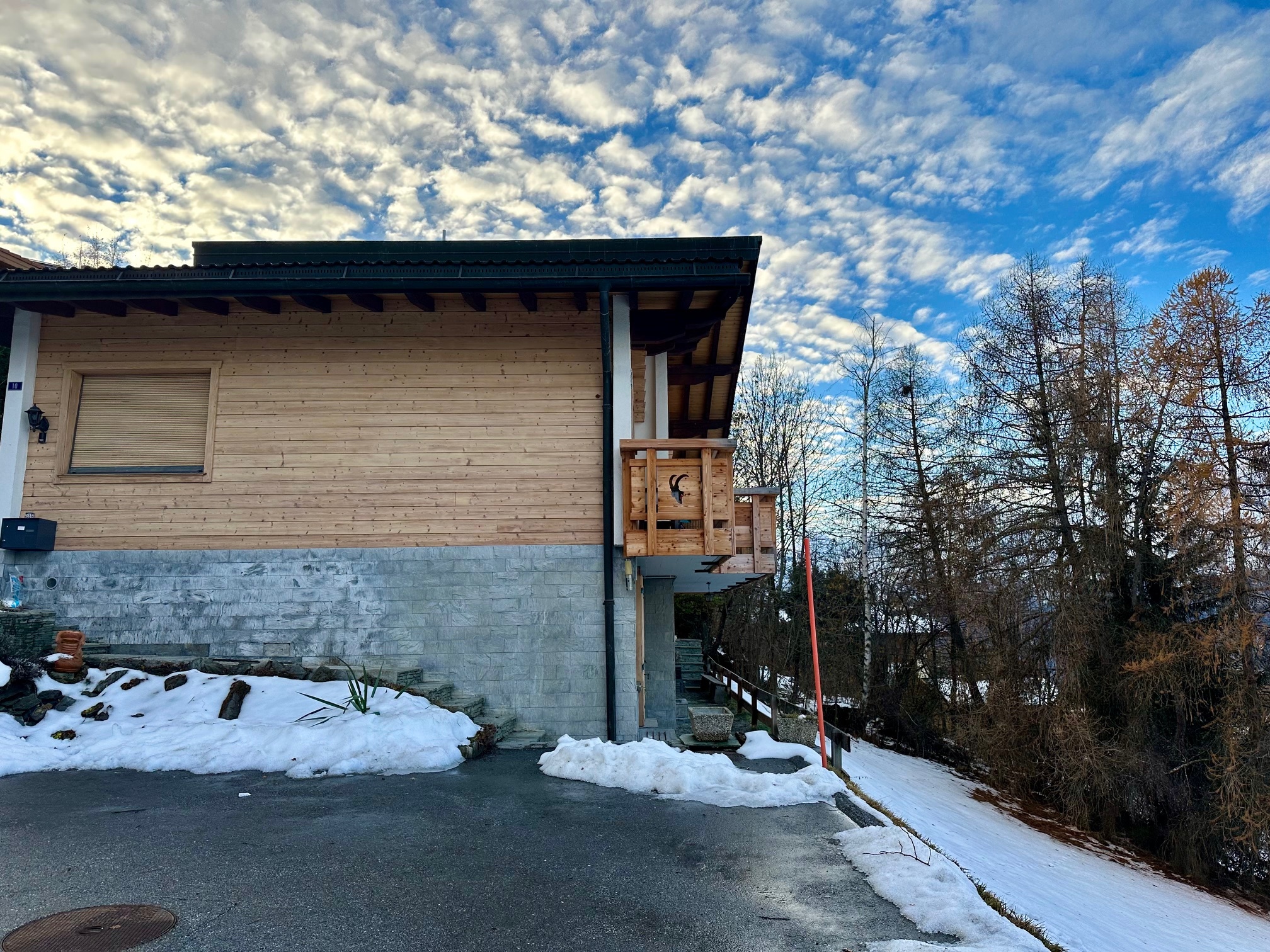 Exterior view 1