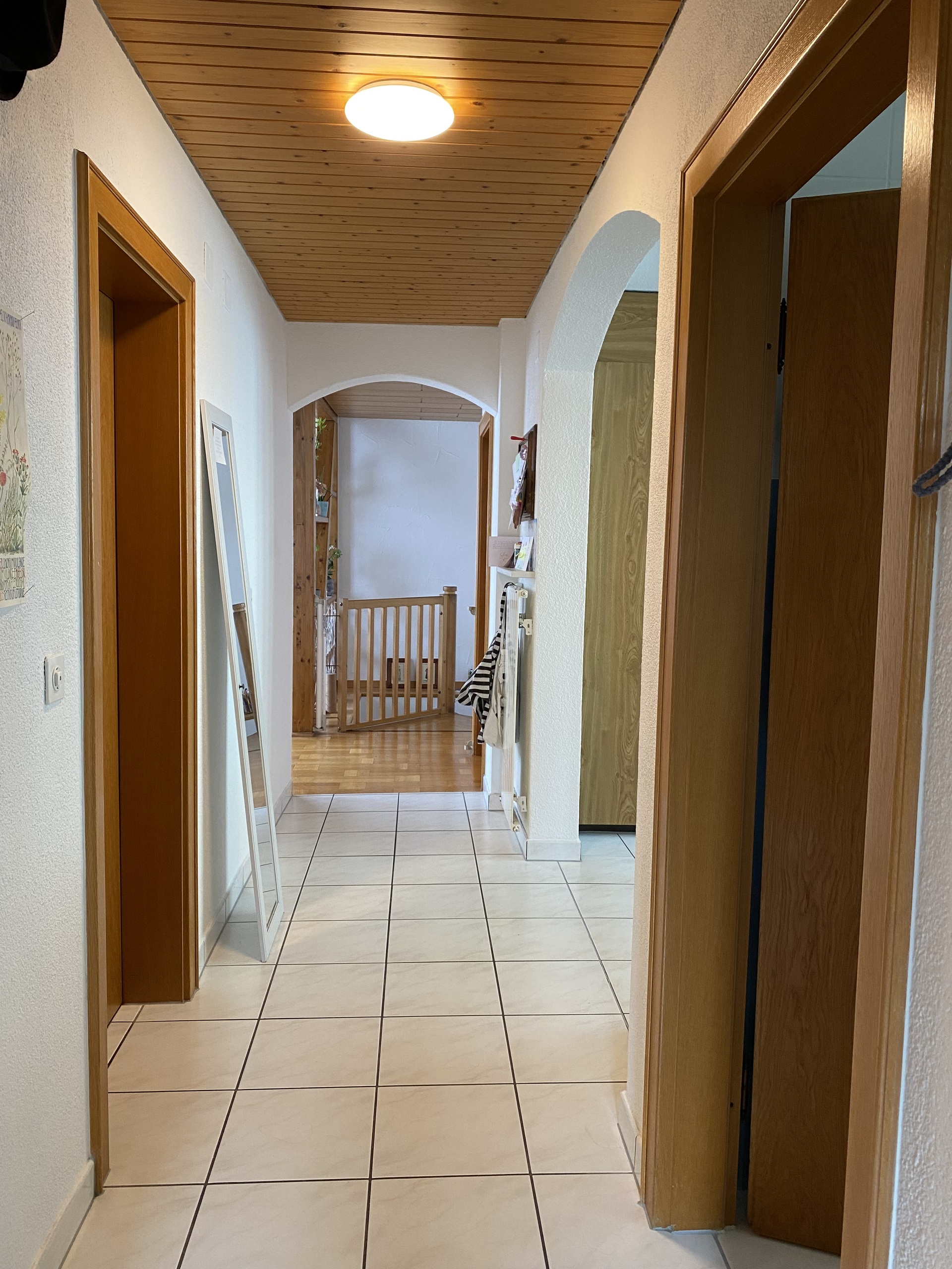 Erdgeschosswohnung: Gang