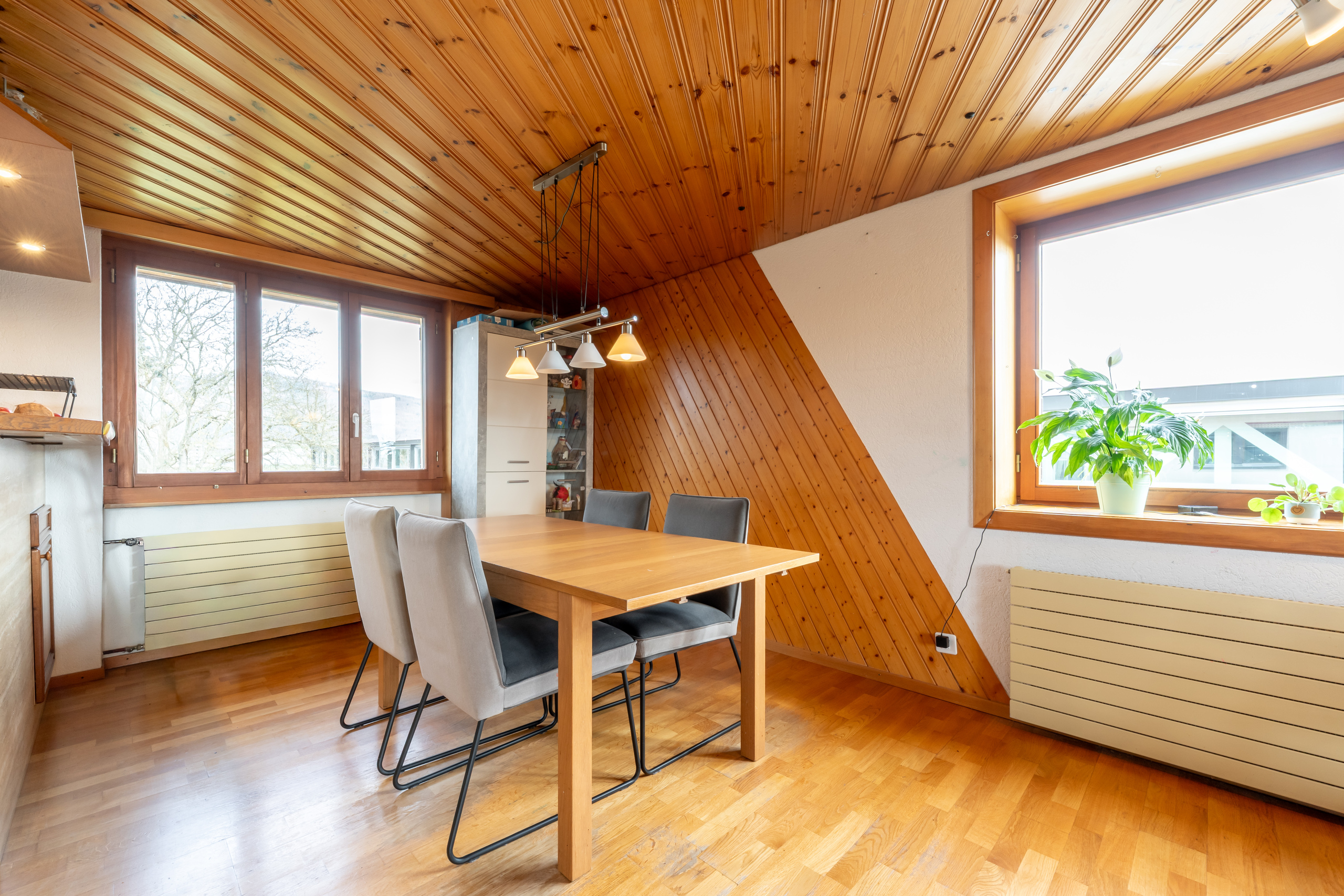 Dachwohnung / Esszimmer Dachwohnung / Esszimmer