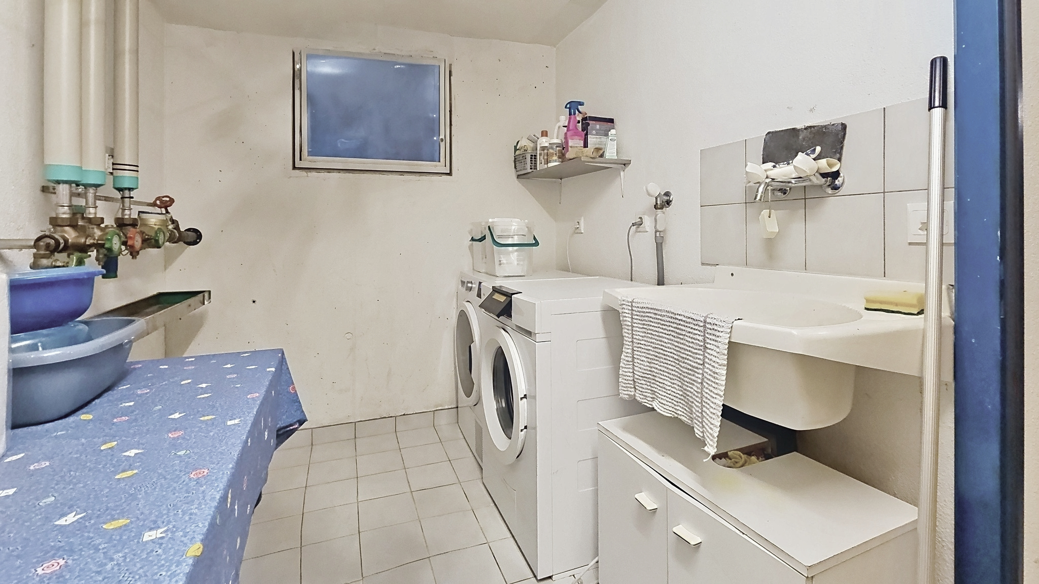 Buanderie / local technique - sous-sol Buanderie / local technique - sous-sol