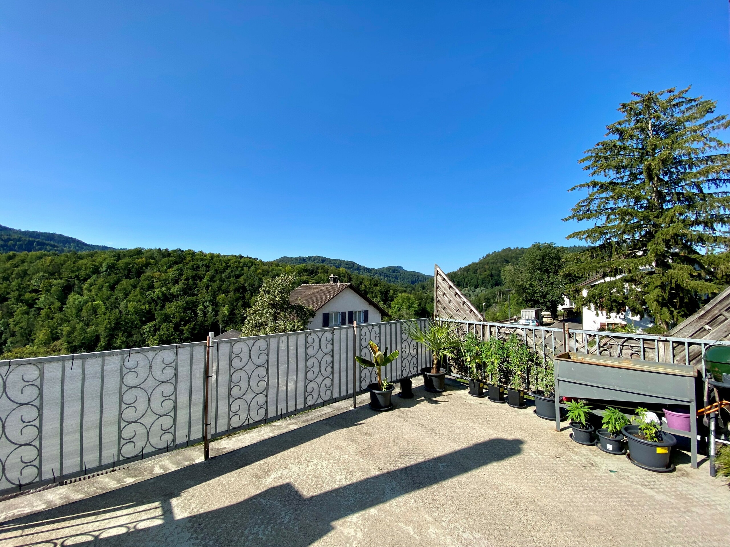 4. 5 Zi.-Wohnung OG Balkon 1 4. 5 Zi.-Wohnung OG Balkon 1