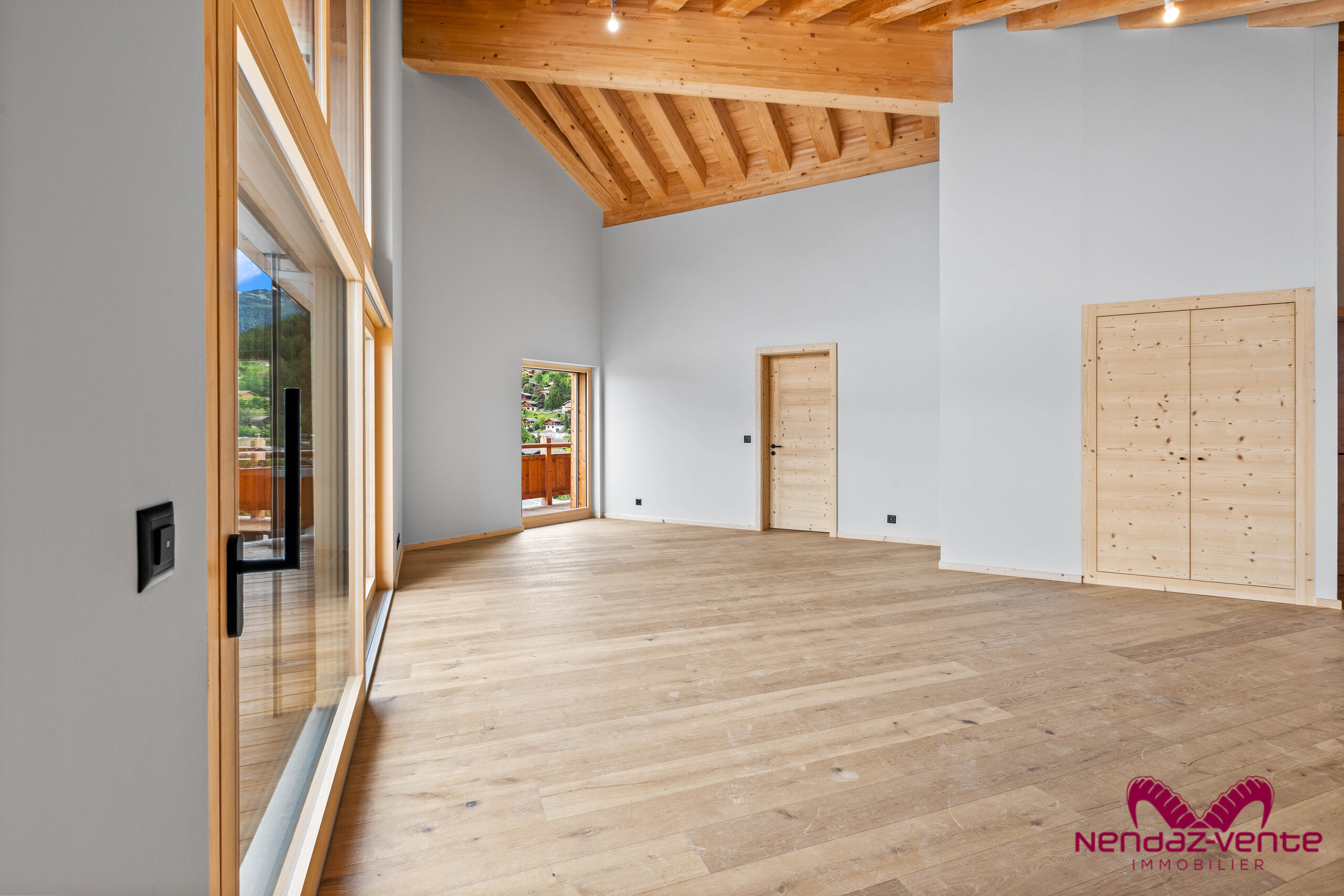 Interior view 10