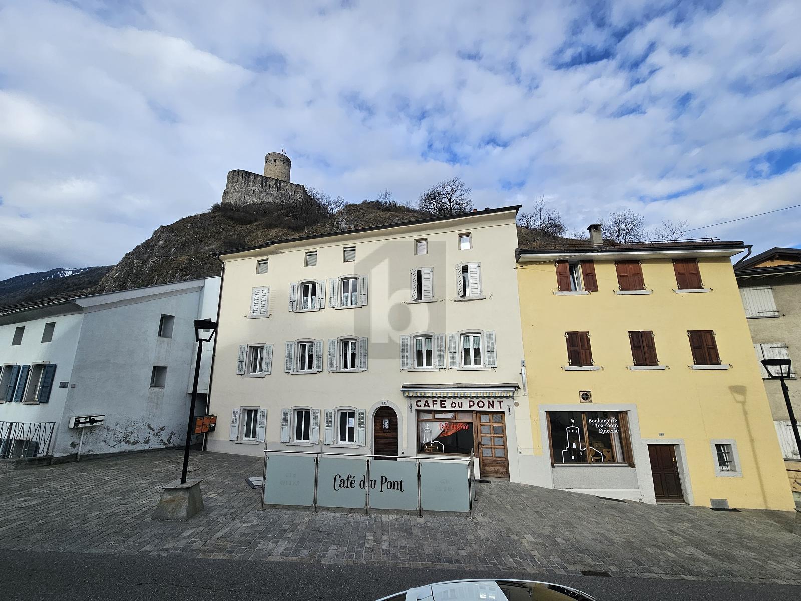 Photo 1