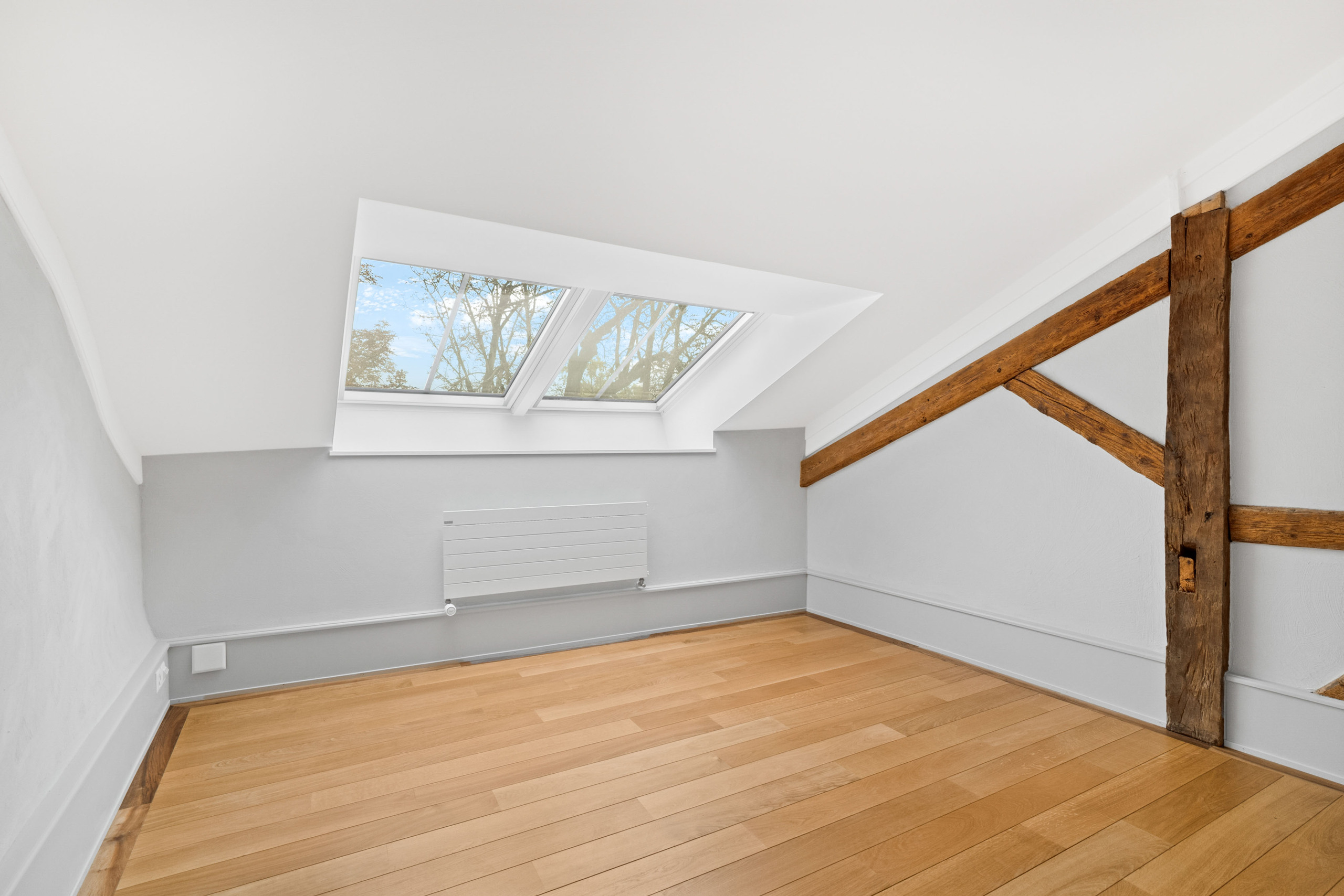 Interior view 10
