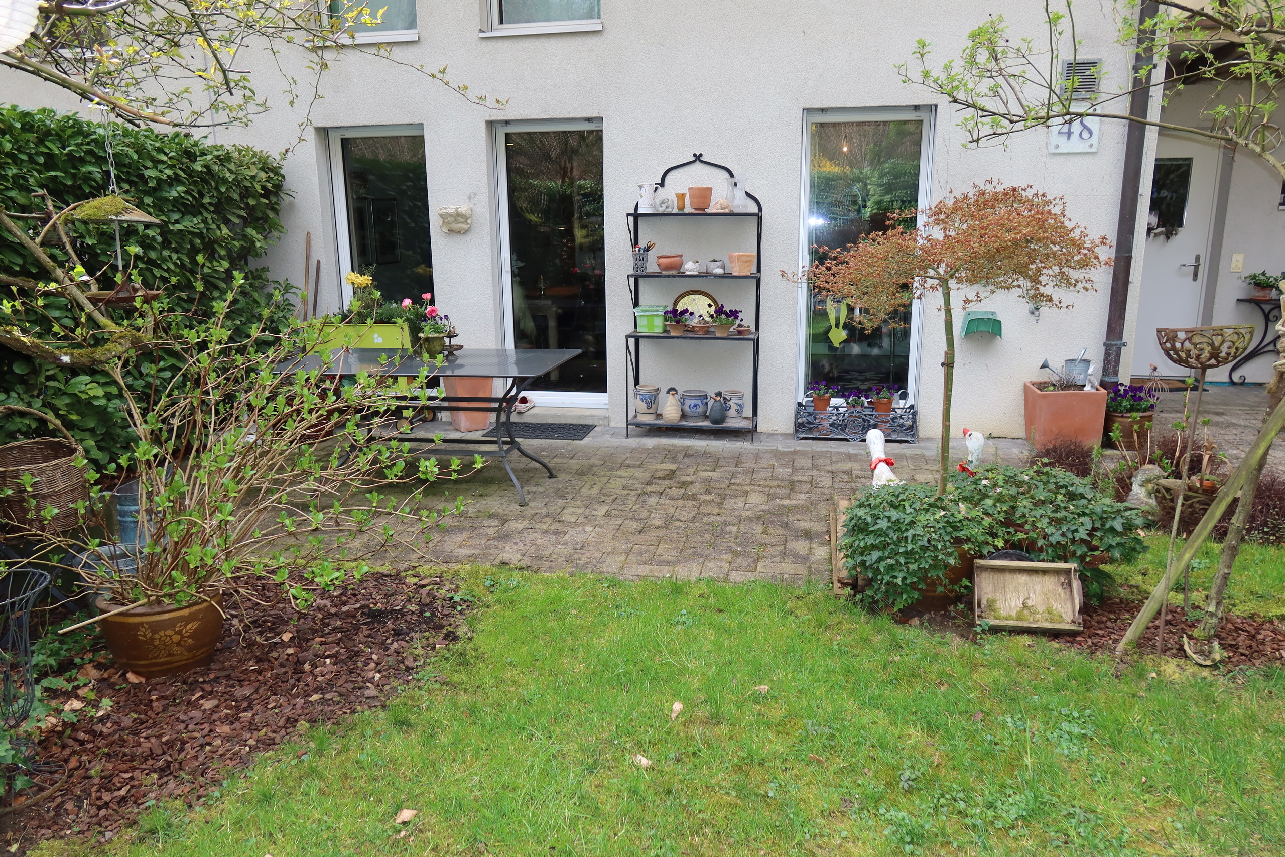 Gartensitzplatz waldseitig Gartensitzplatz waldseitig