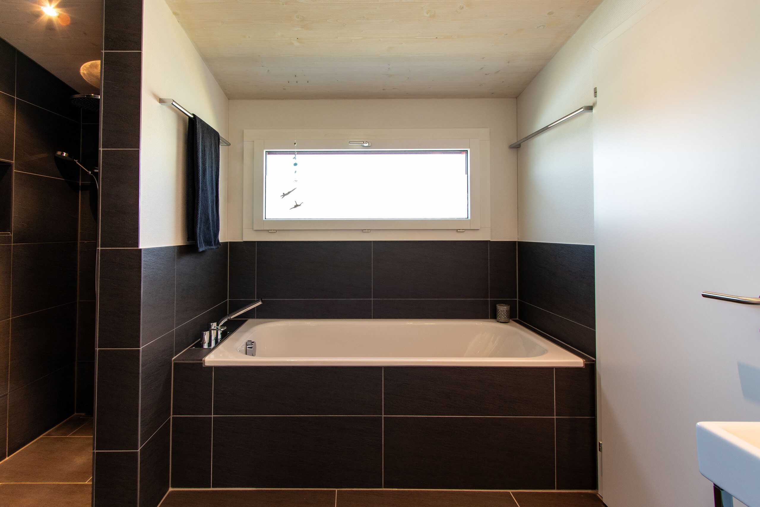 1. Obergeschoss: Bad Dusche WC 1. Obergeschoss: Bad Dusche WC