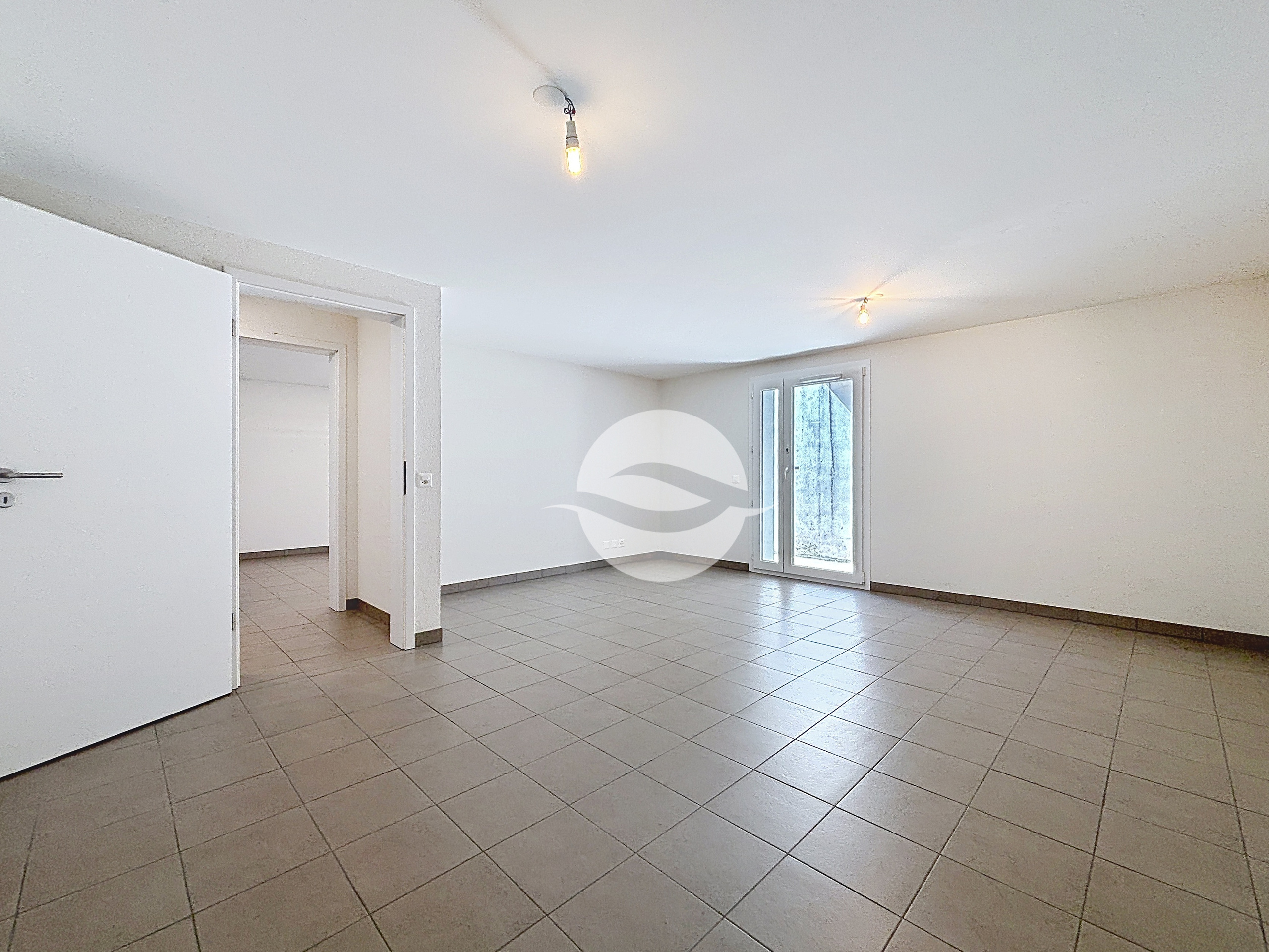 Pièce polyvalente avec accès extérieur