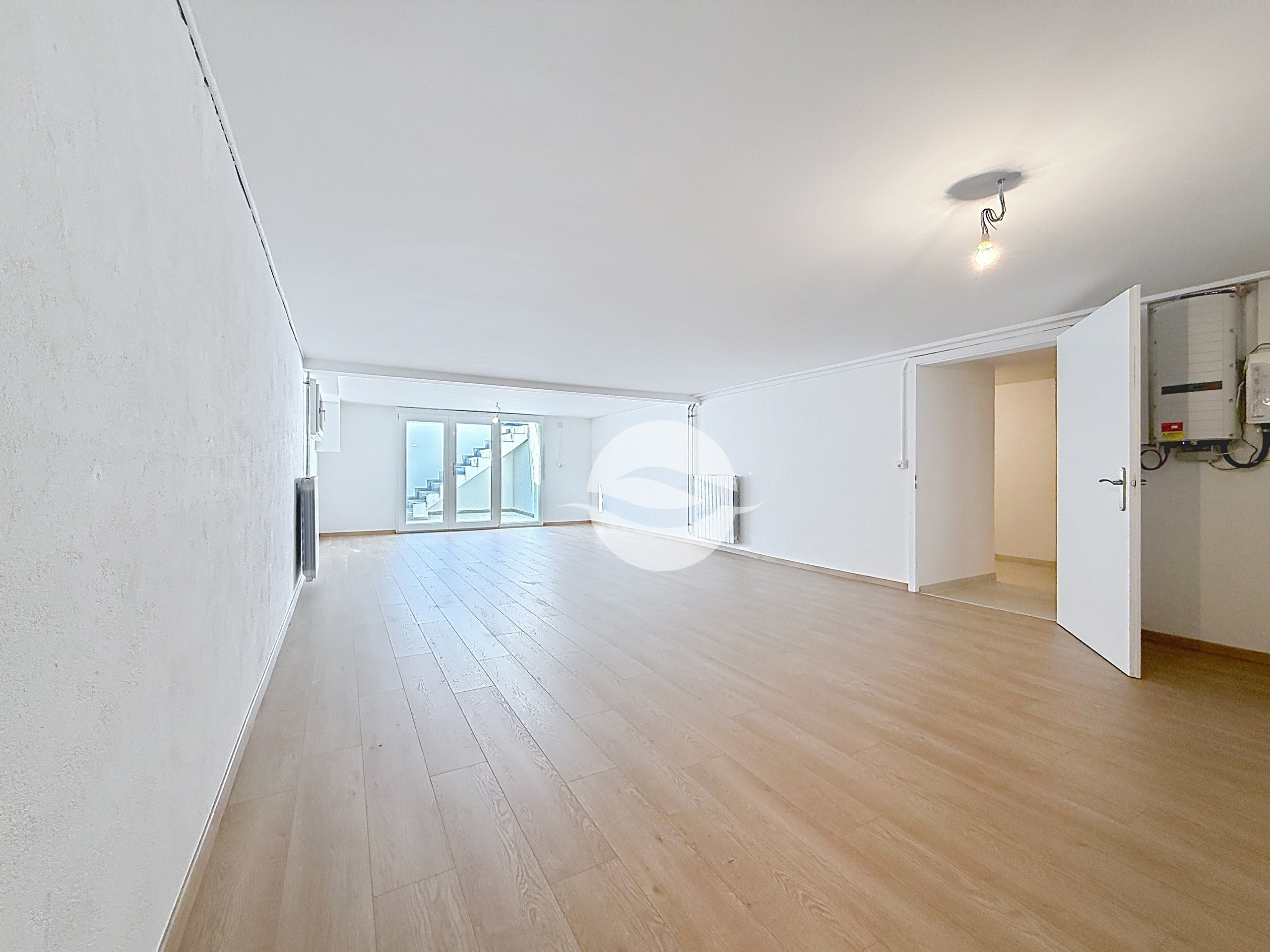 Sous-sol : Pièce avec entrée indépendante