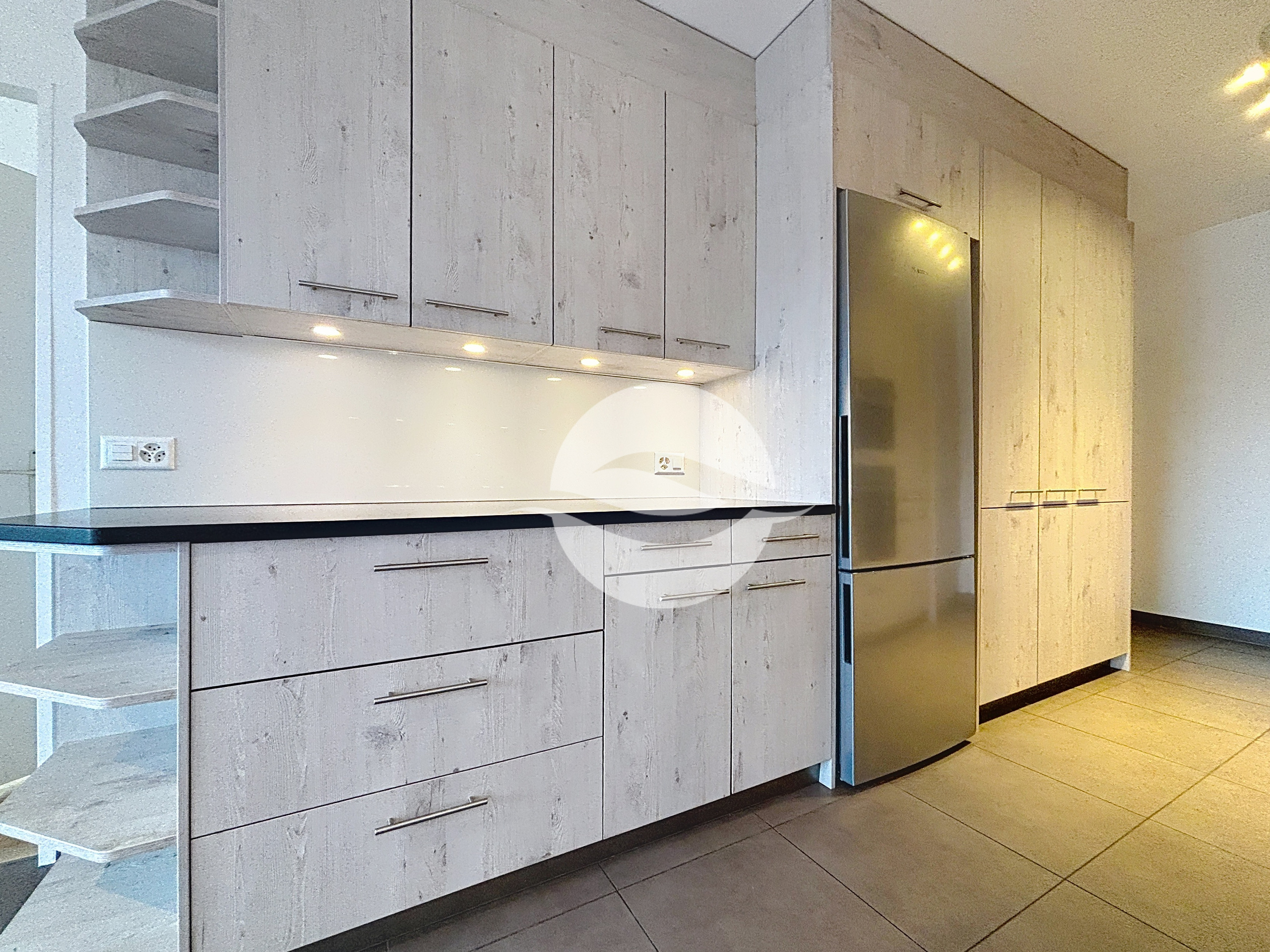 Cuisine équipée avec colonne de lavage Miele Cuisine équipée avec colonne de lavage Miele