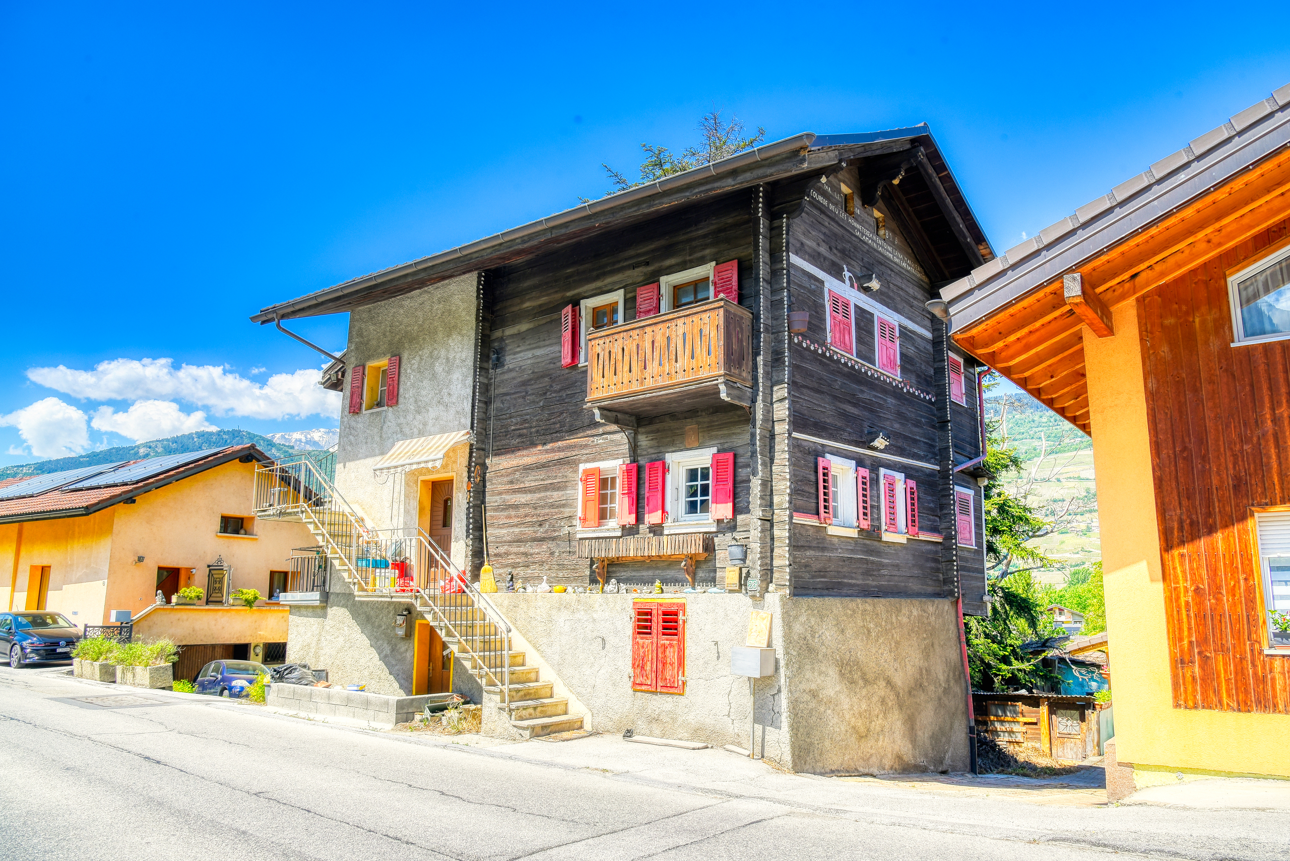 Gebäude mit 3 Wohnungen in Réchy