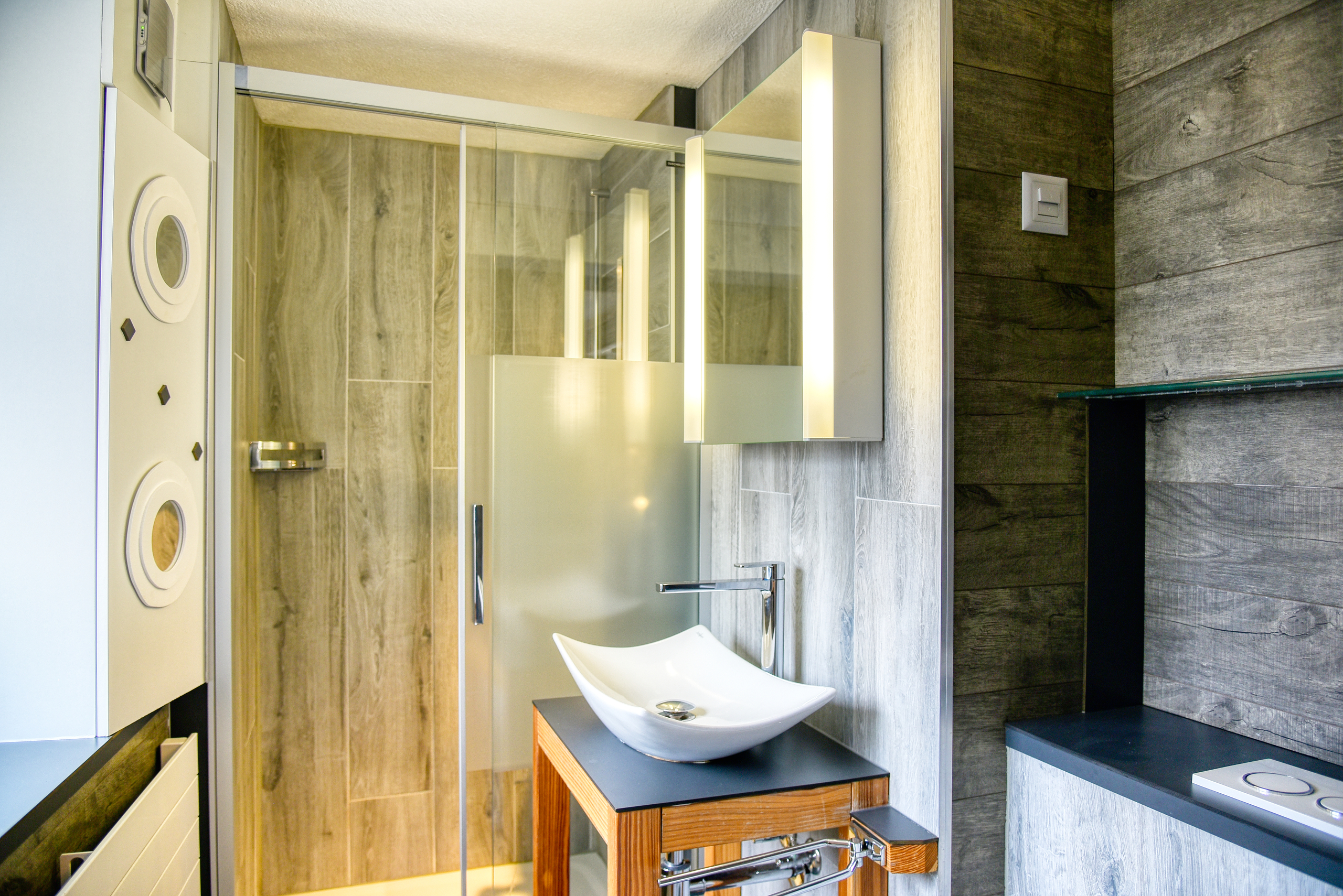 Maison villageoise -Sale de douche annexe 2 Maison villageoise -Sale de douche annexe 2