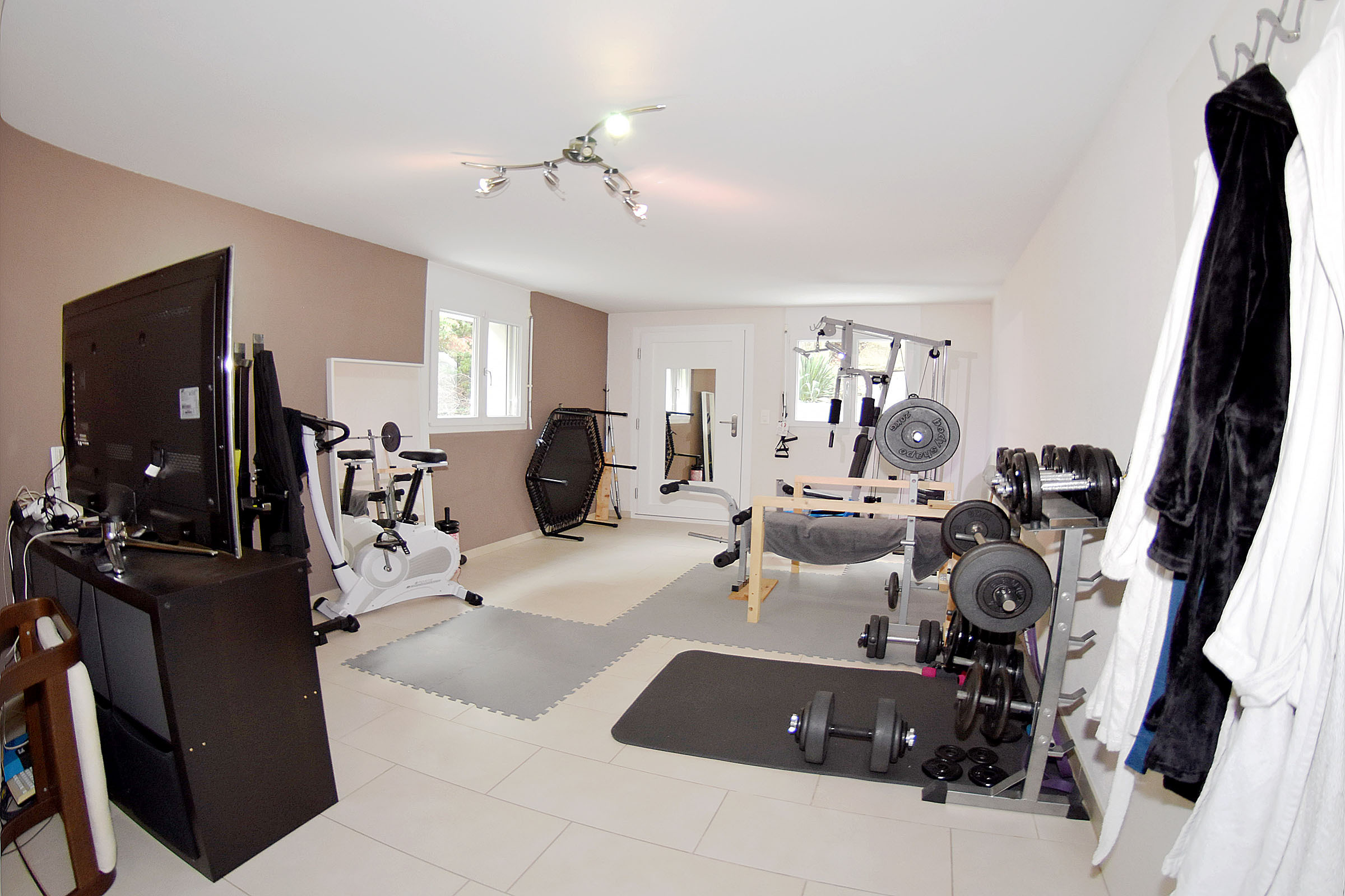 Wellness-/Fitnessbereich im UG