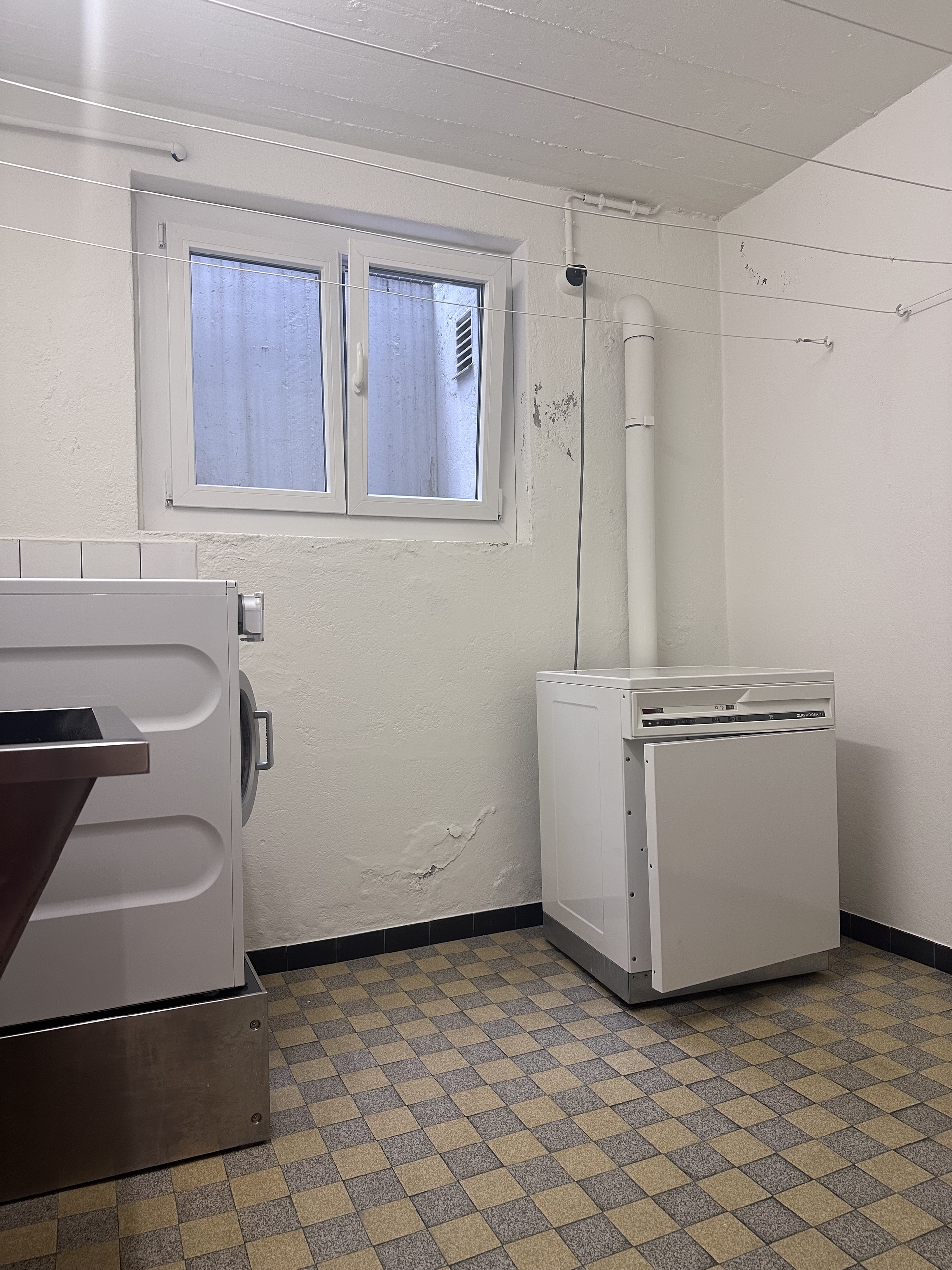 Interior view 10