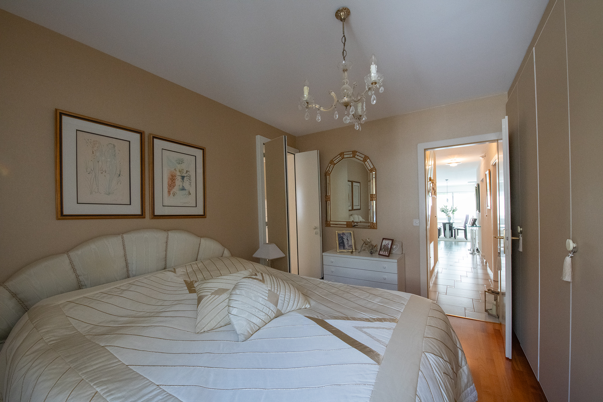 Interior view 6