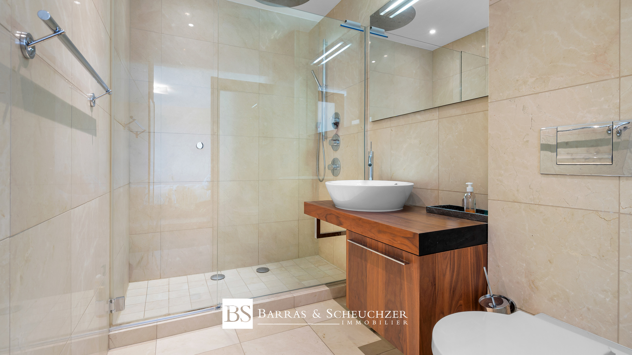 Salle de douche - chambre 2