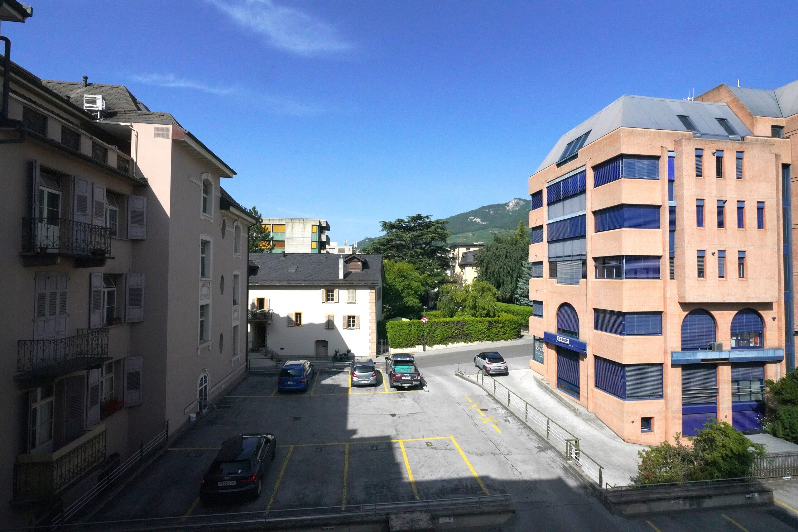 Exterior view 2