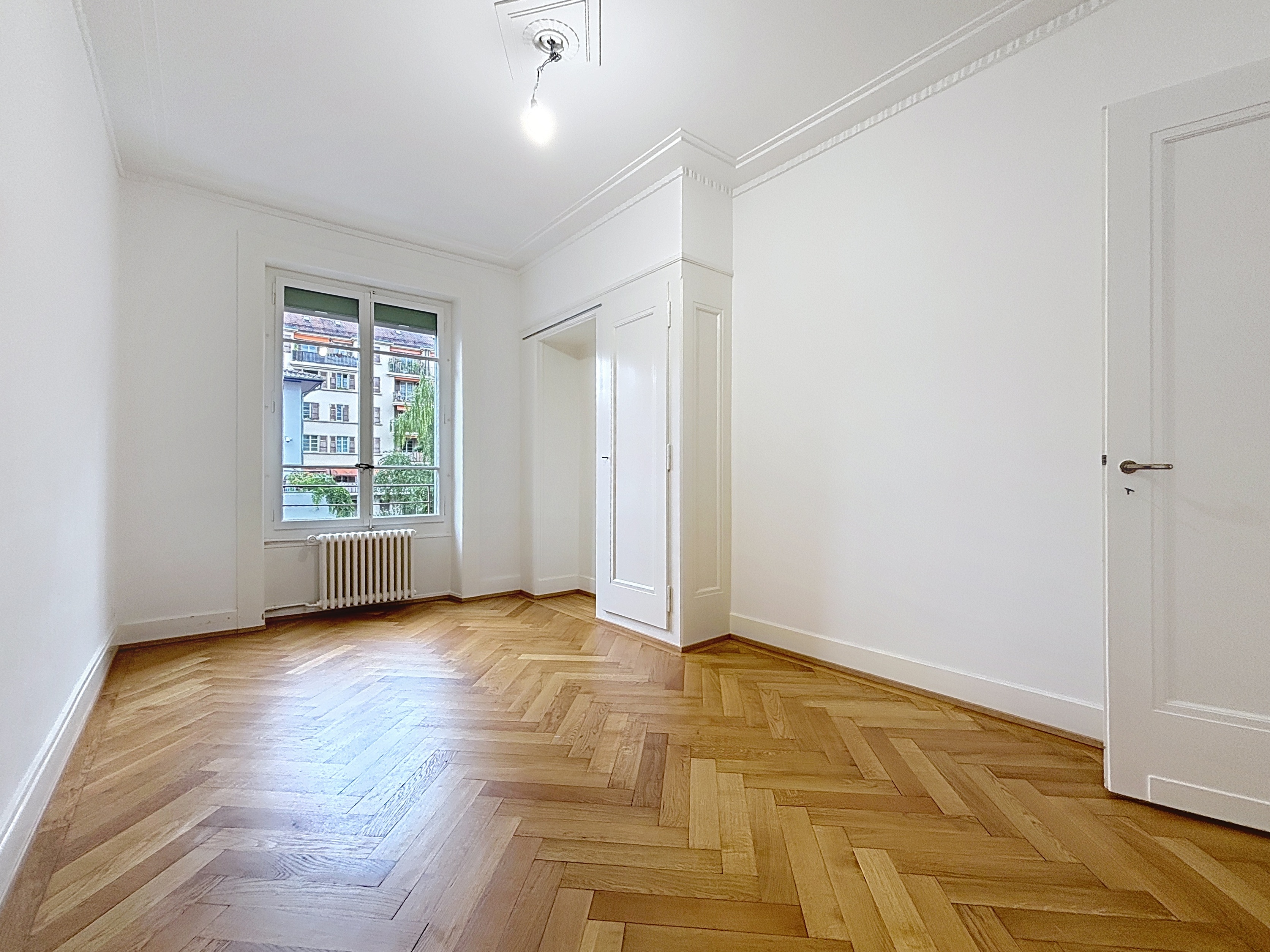 Spacieuse chambre à coucher Spacieuse chambre à coucher