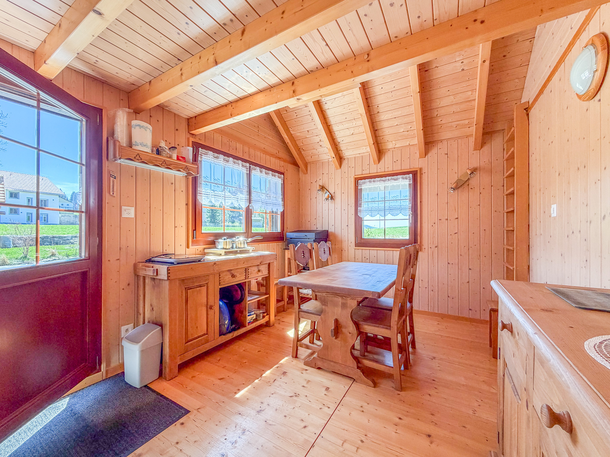 Intérieur du chalet de jardin Intérieur du chalet de jardin