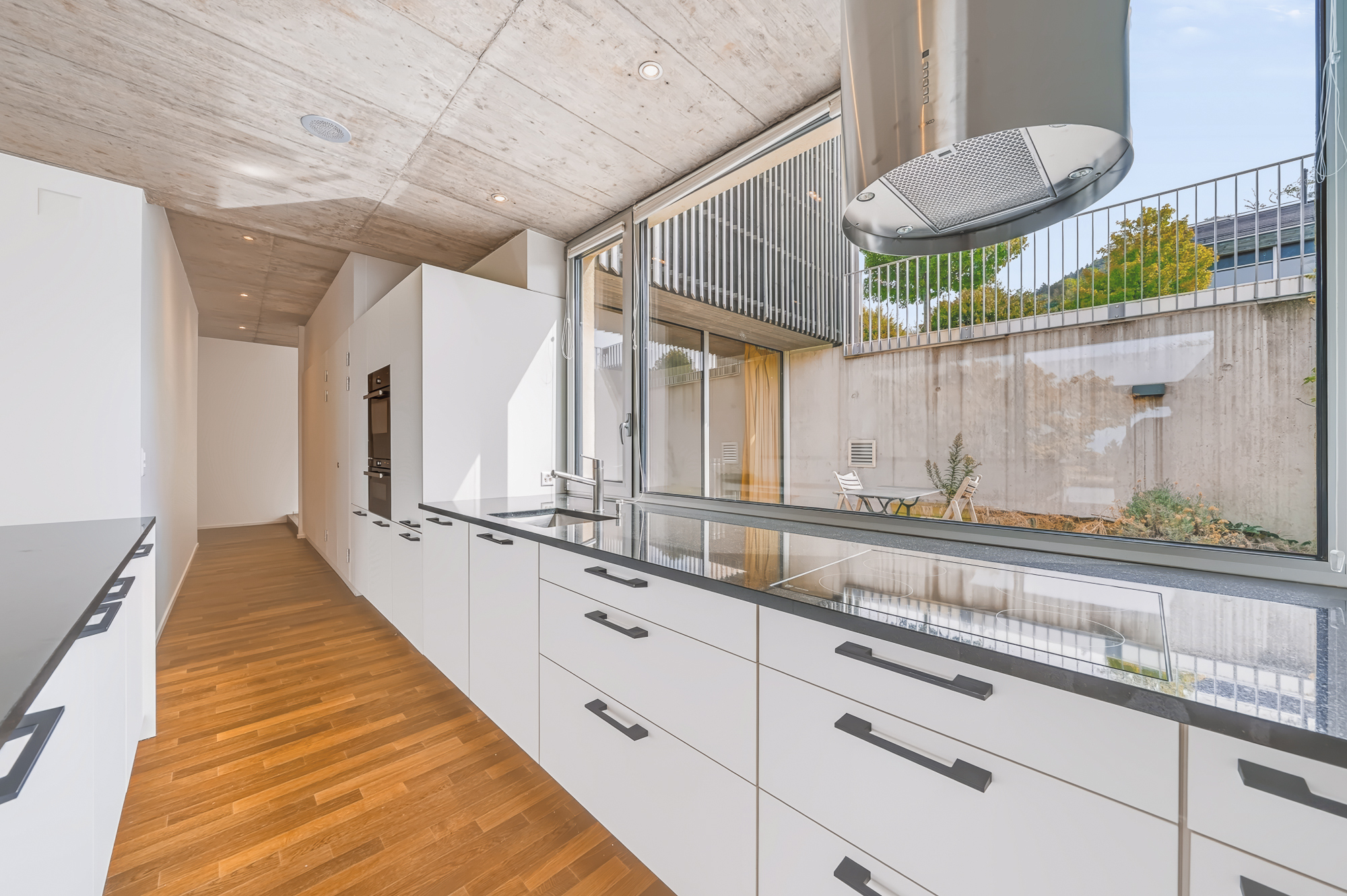 Interior view 13