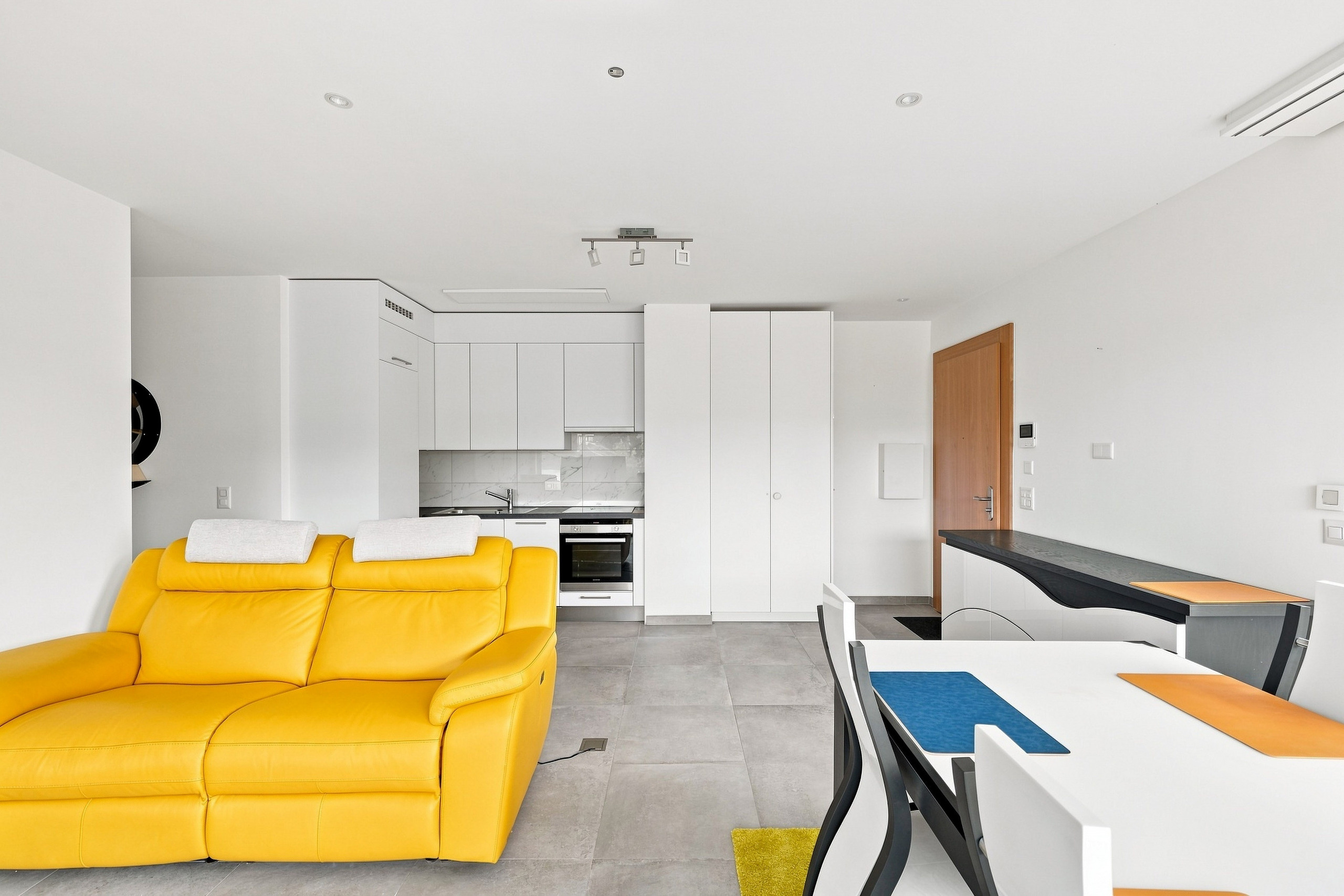 Interior view 2