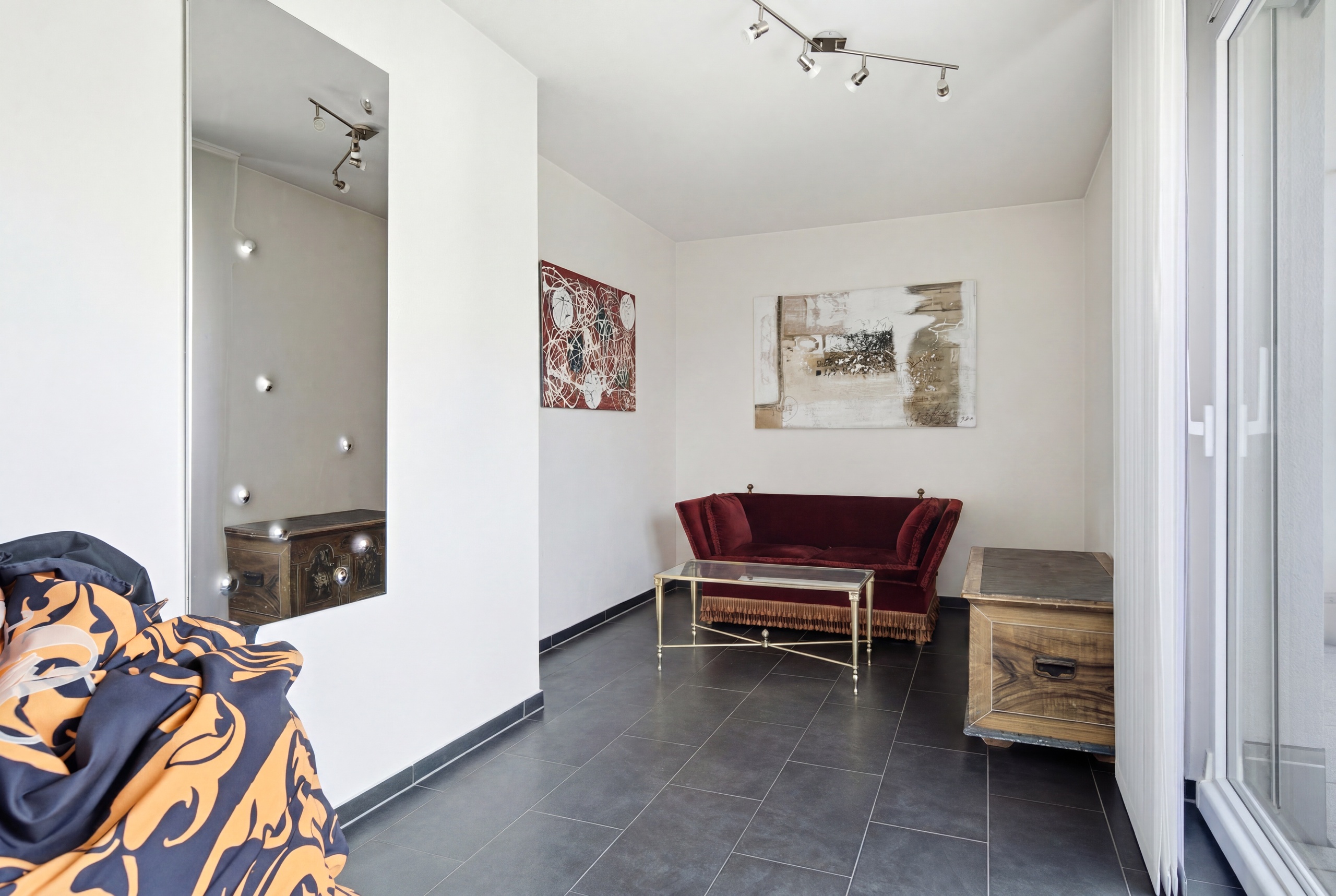 Interior view 13