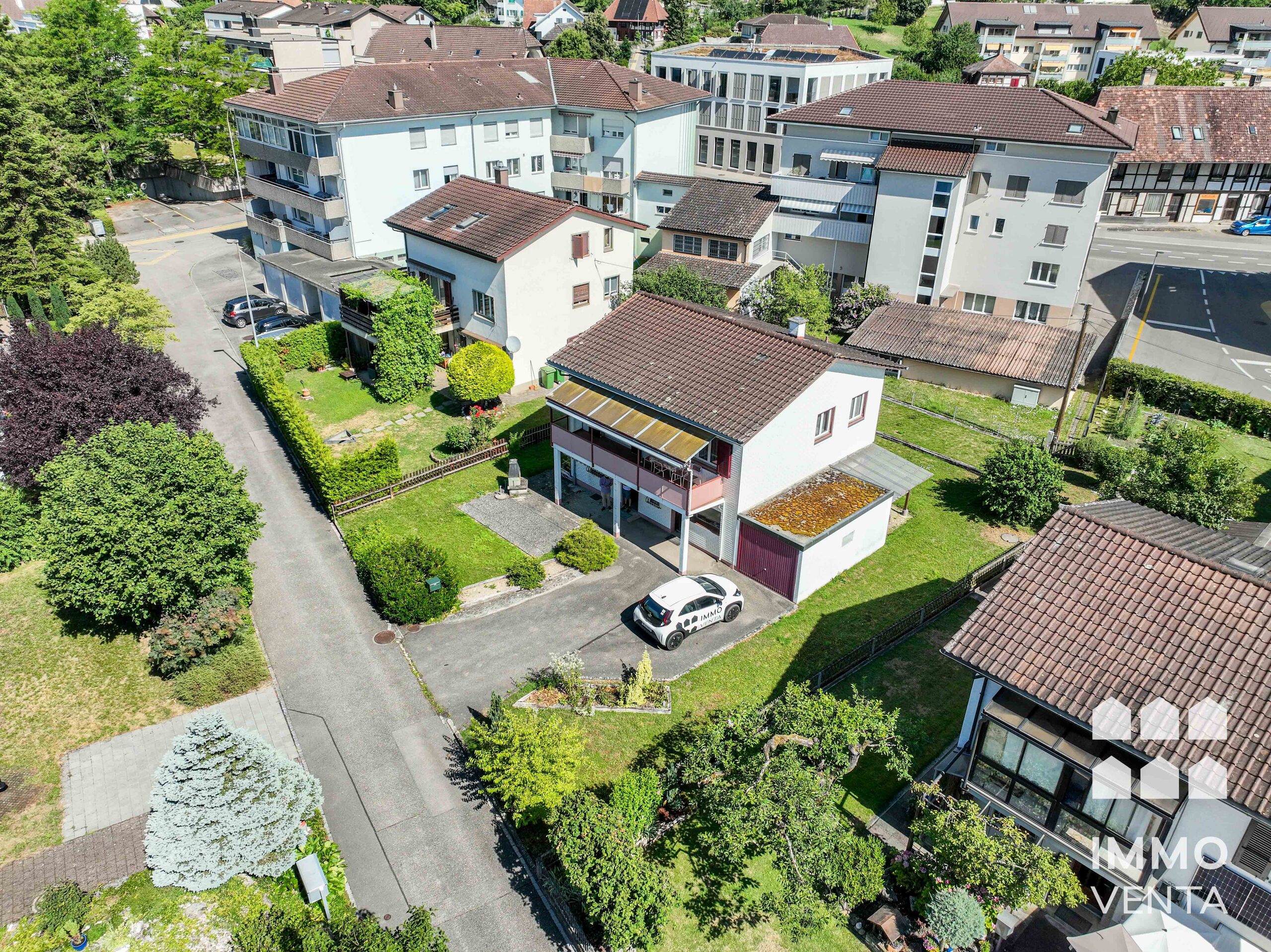 Aussenansicht Drohne Straßenseite Ost 