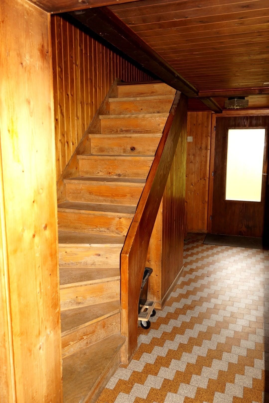 Treppenaufgang ins OG Treppenaufgang ins OG