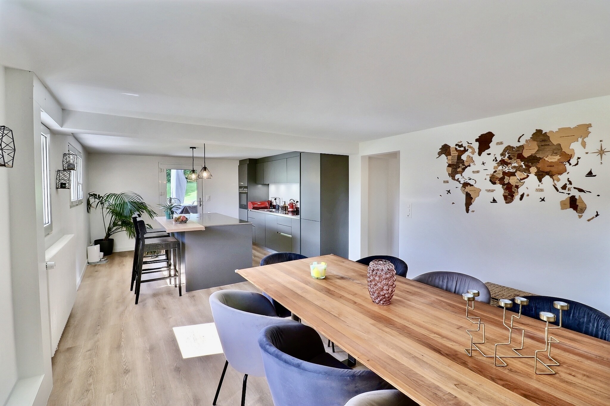 Interior view 2