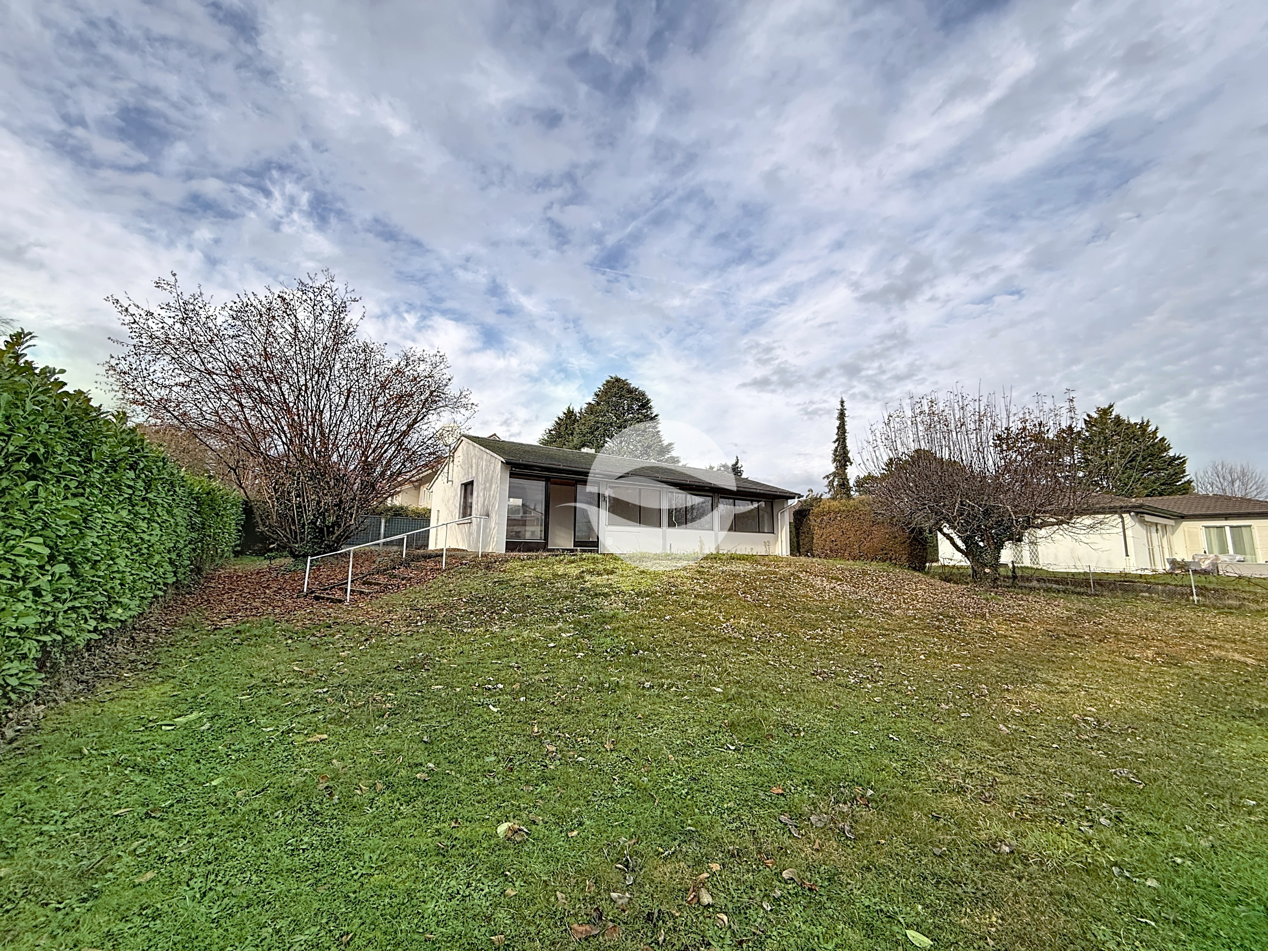 Vue extérieur côté train Vue extérieur côté train