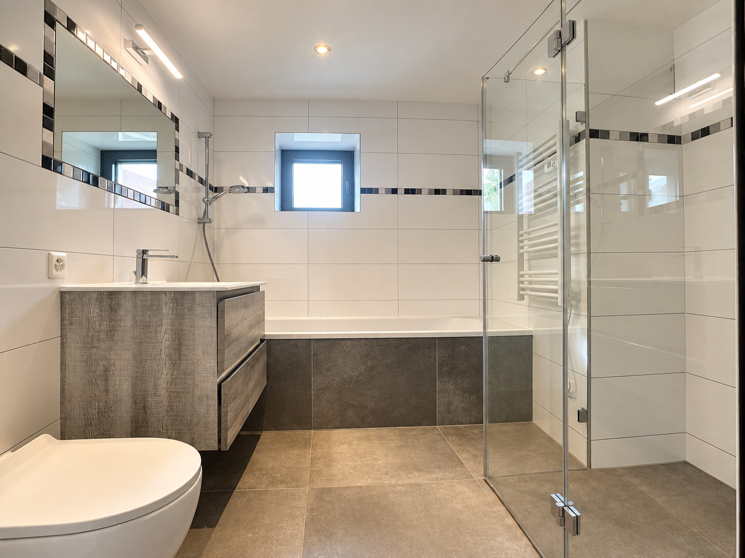 Interior view 5
