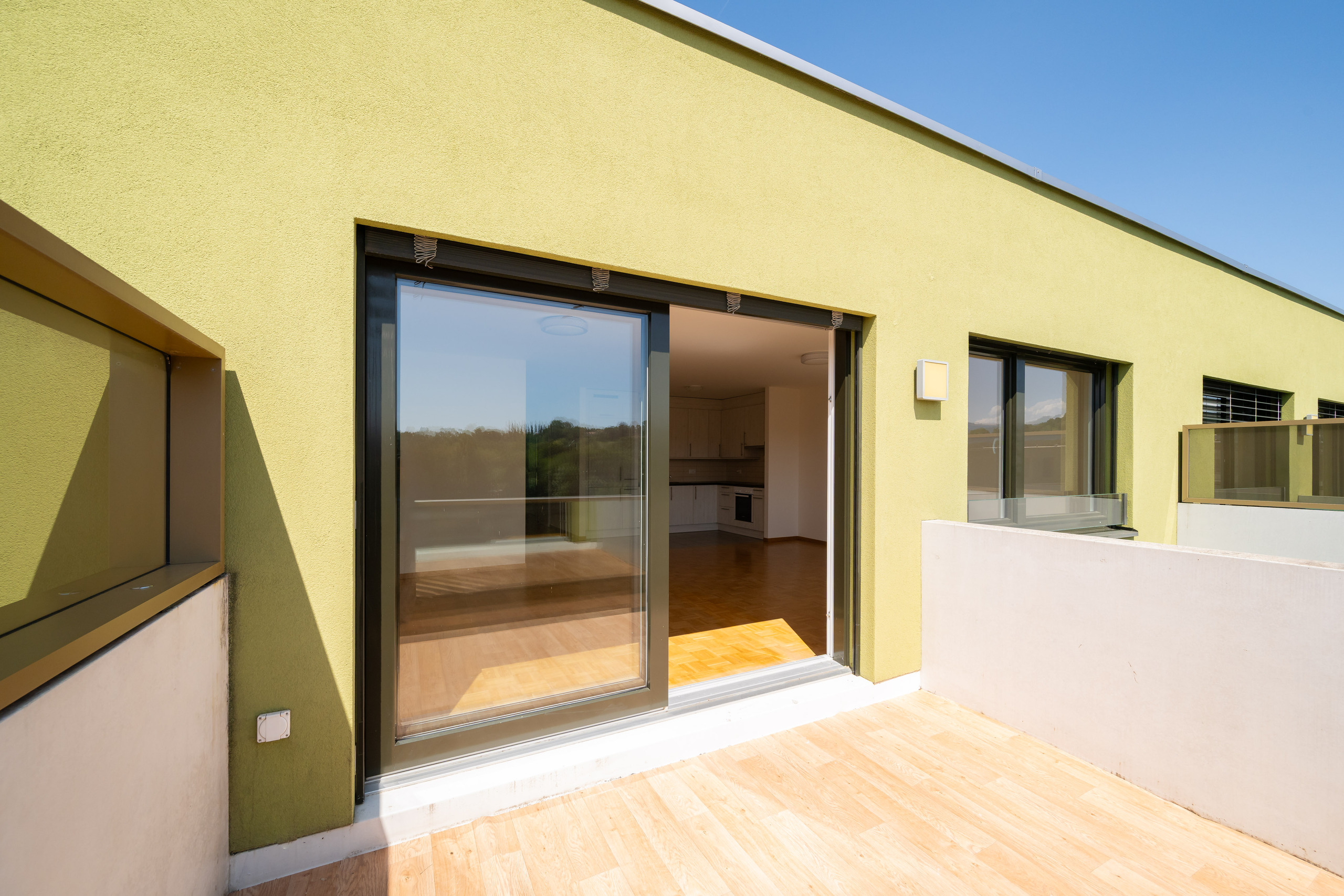 Exterior view 2