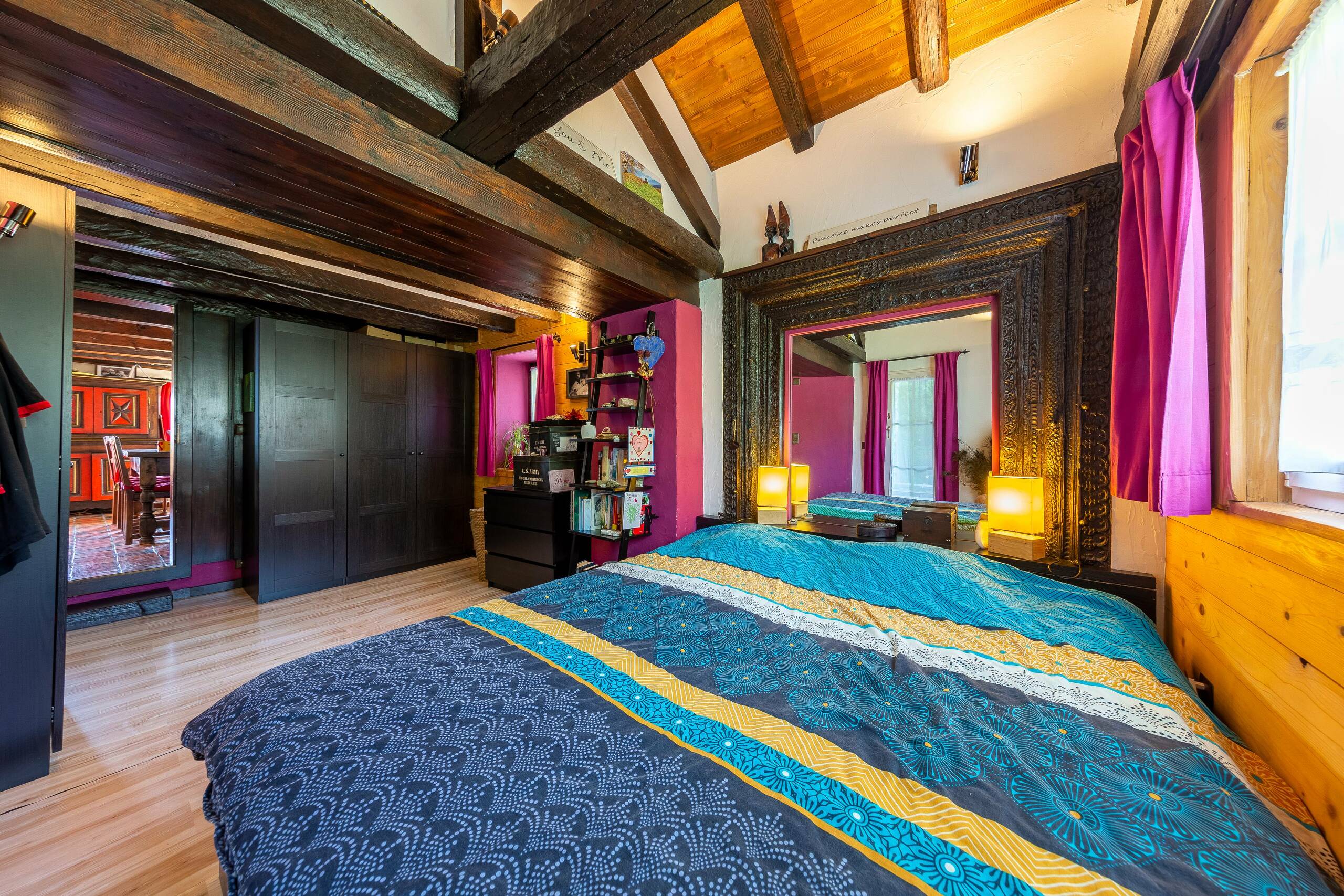 Interior view 11