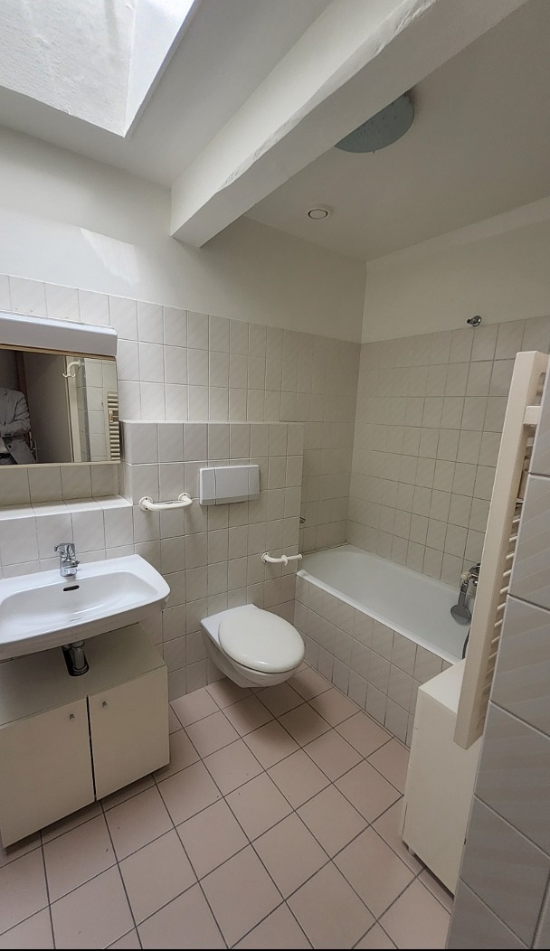 Interior view 6