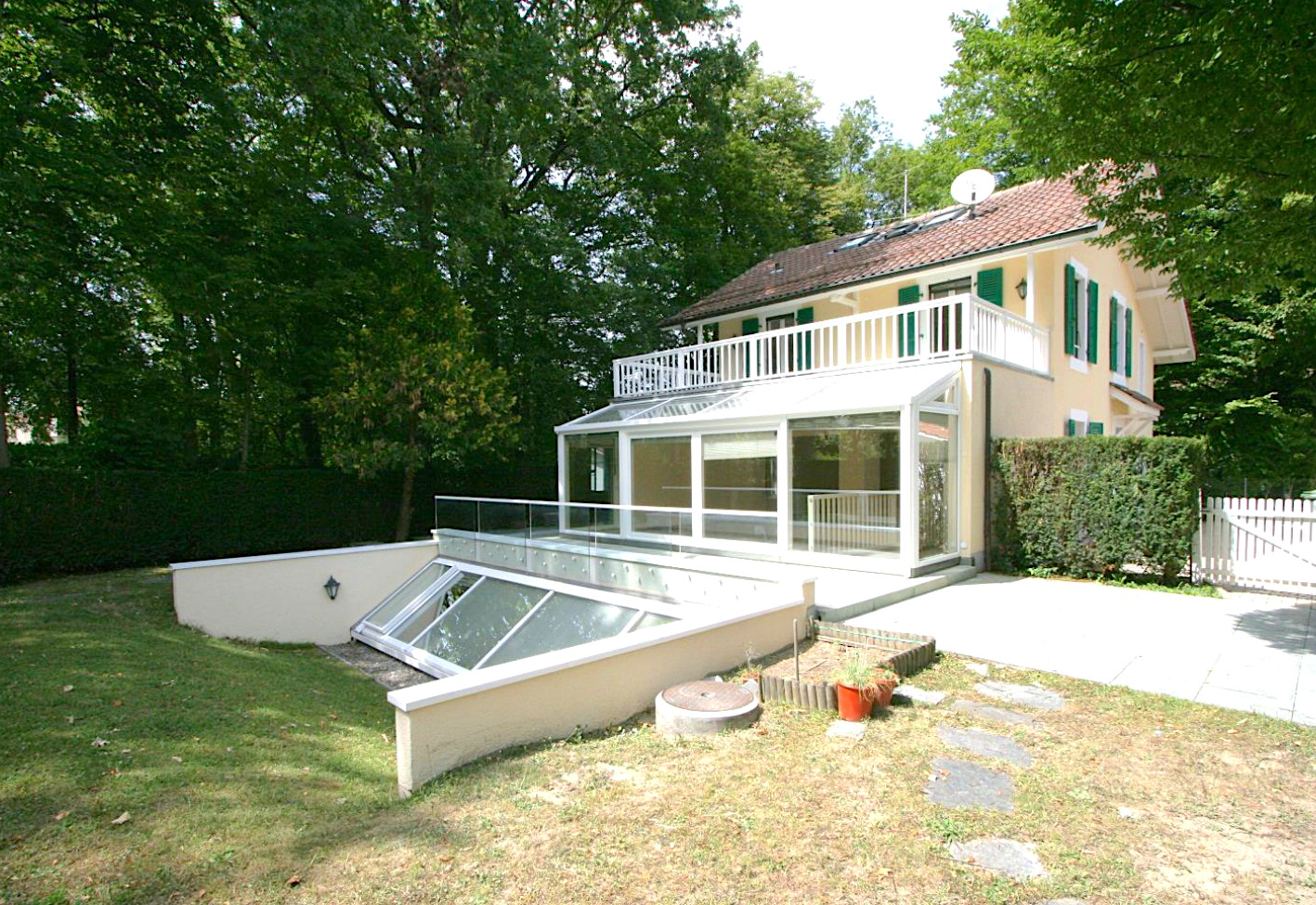 Firstview