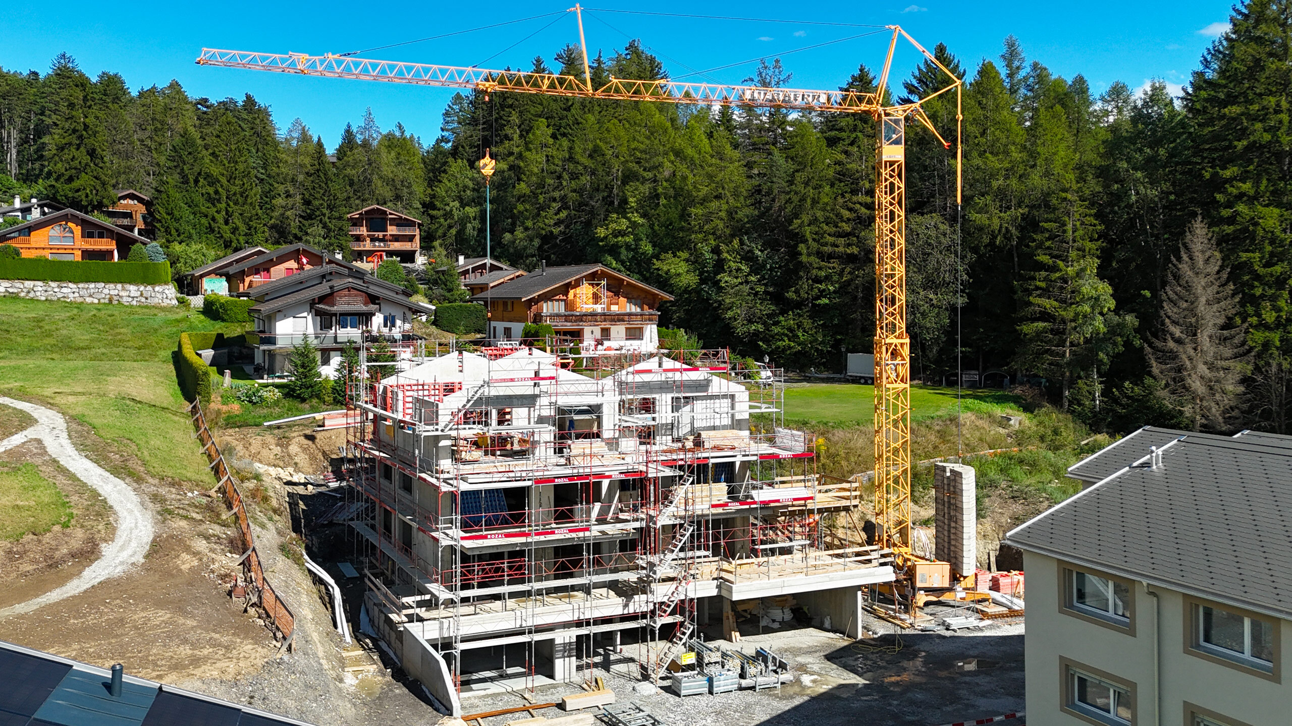 Bâtiment E en construction (02.09.2025) - Vue frontale