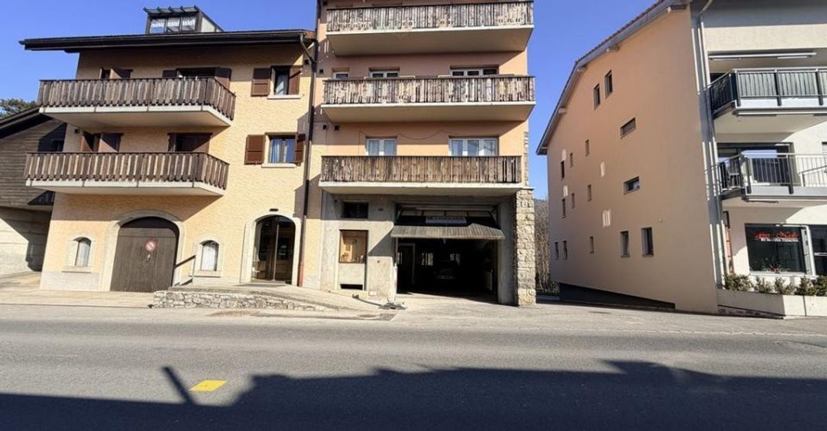 Photo 1