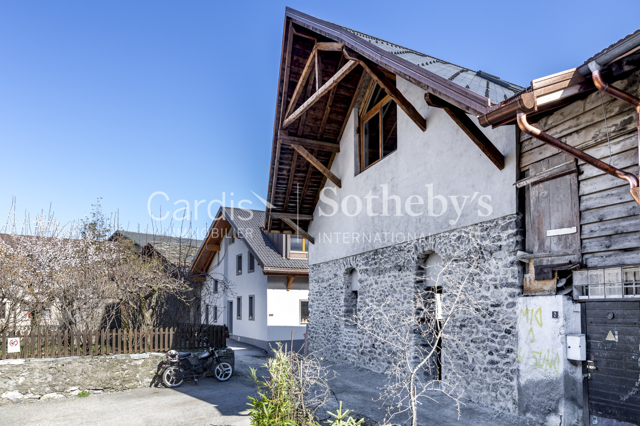 Vue arrière de la propriété  Vue arrière de la propriété