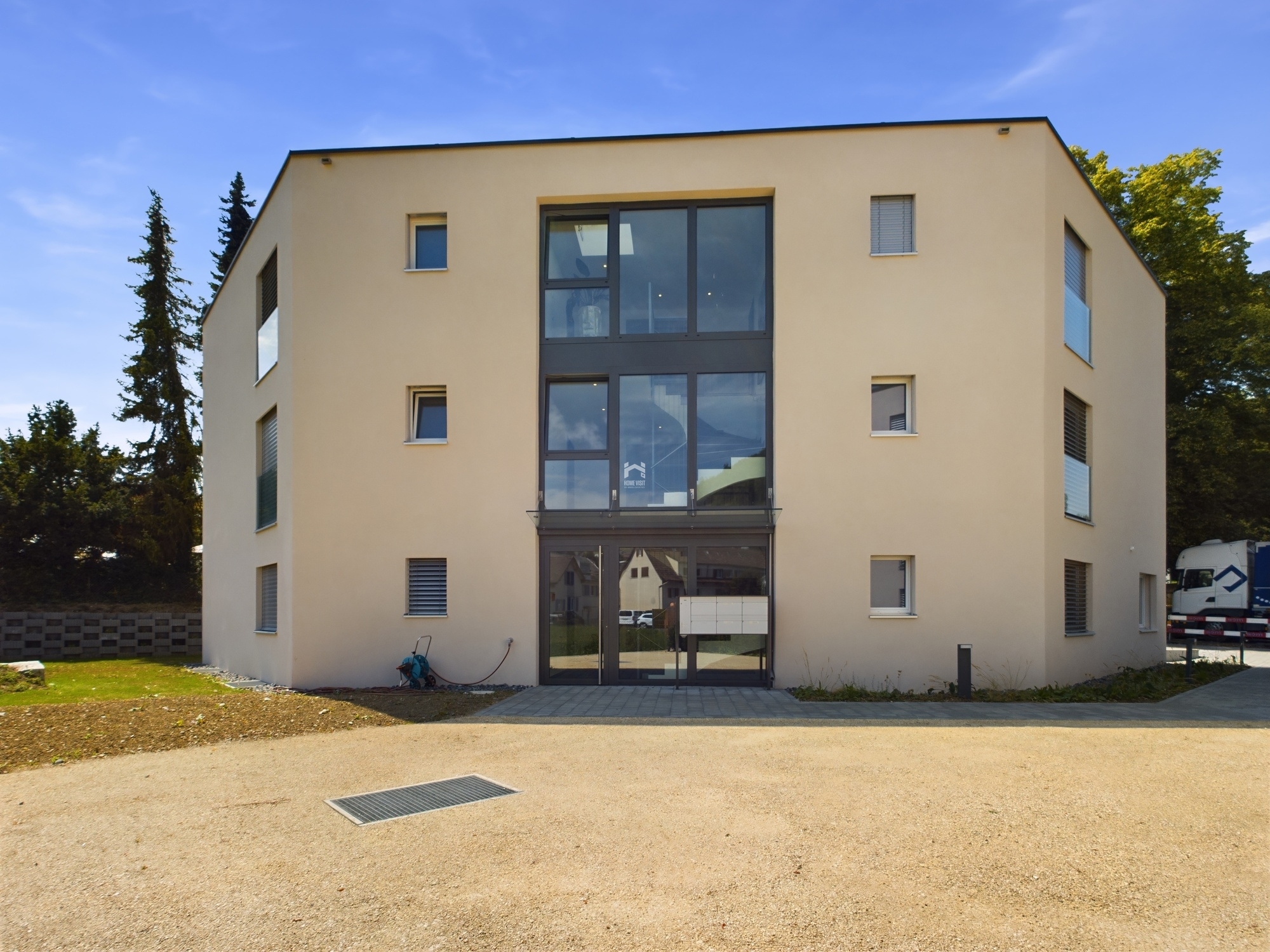 Aussen/-Haupteingang Osten