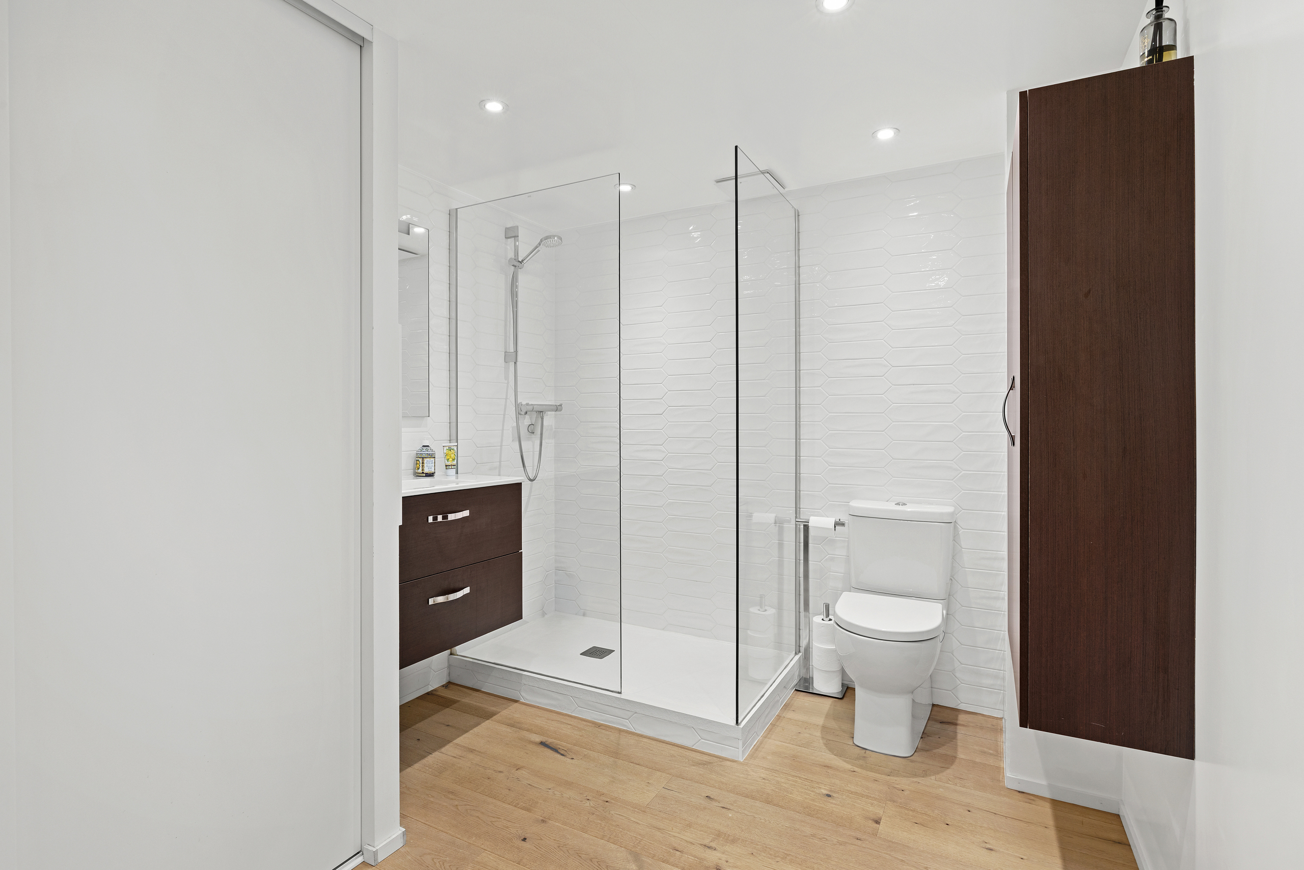 Salle de douche au rez inférieur Salle de douche au rez inférieur