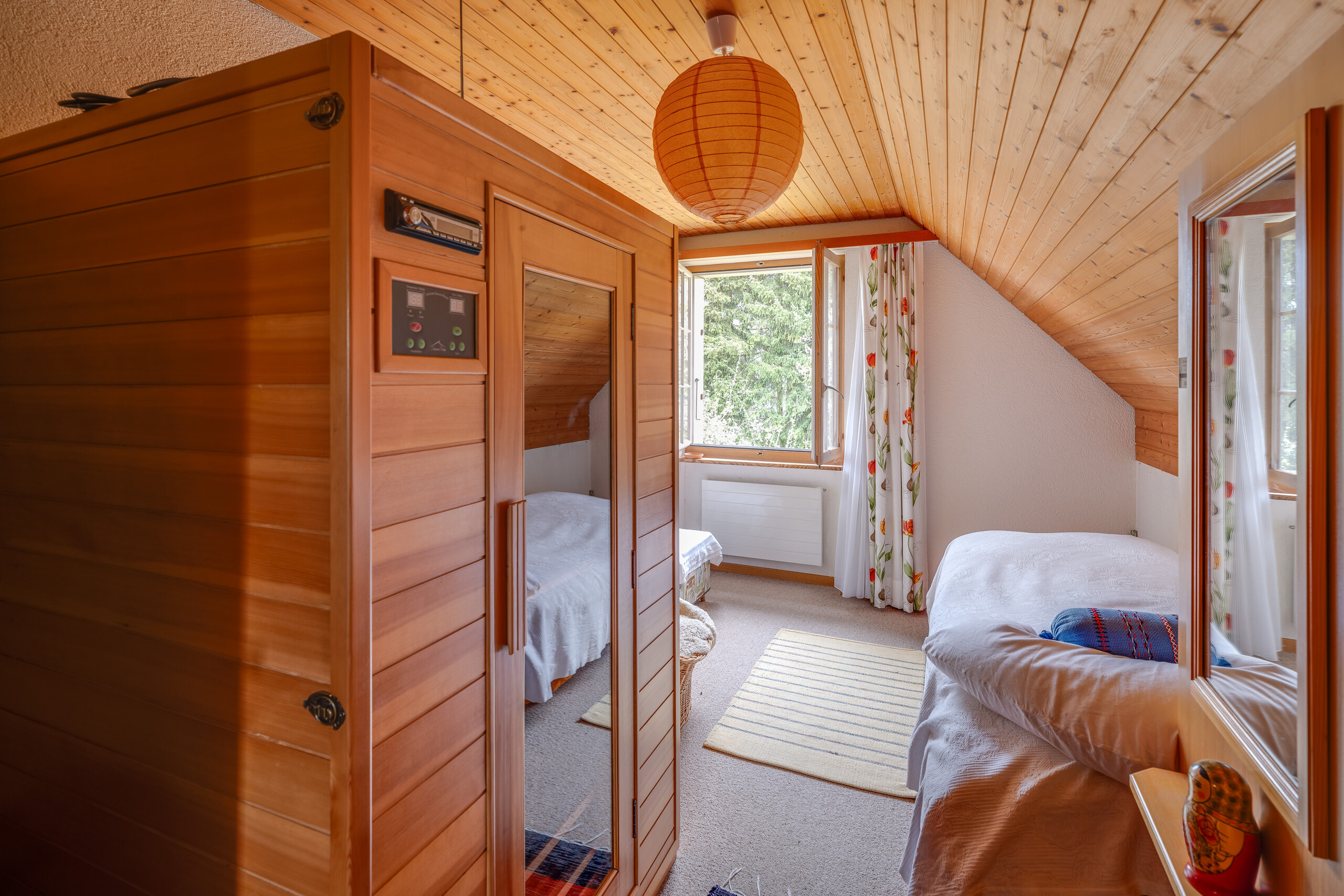 ZIMMER OG RECHTS MIT SAUNA