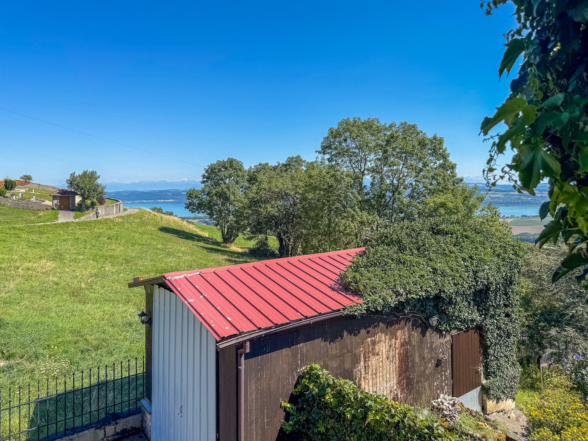 Garage attenant avec électricité  Garage attenant avec électricité