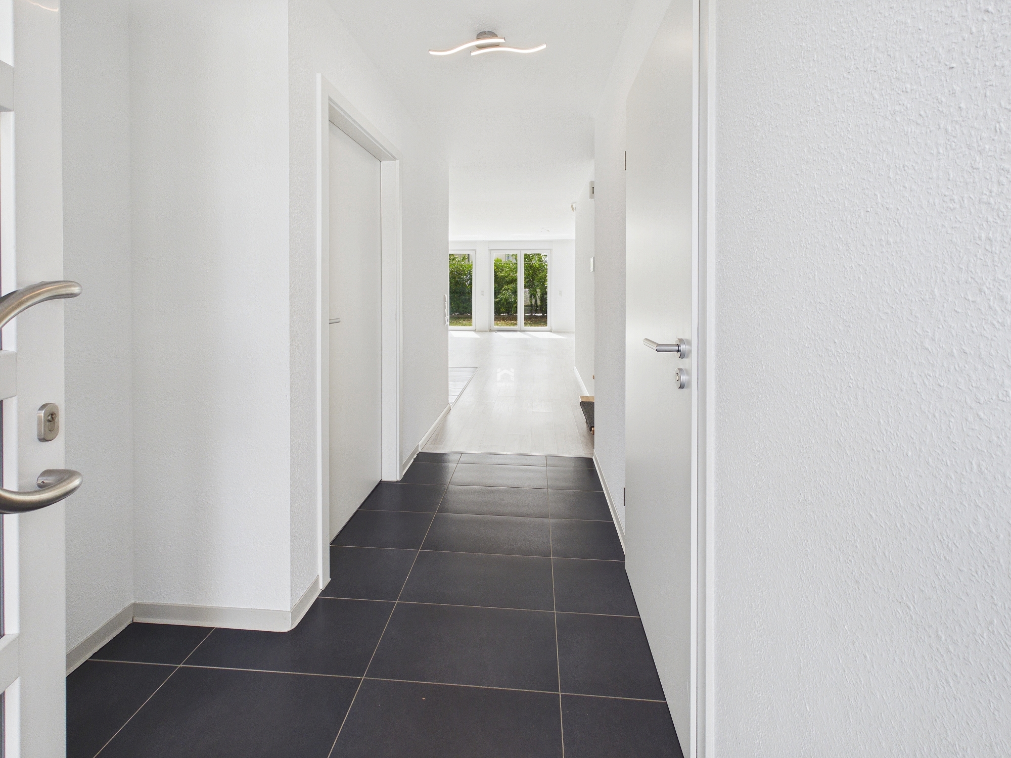 Eingangsbereich / Vorplatz EG