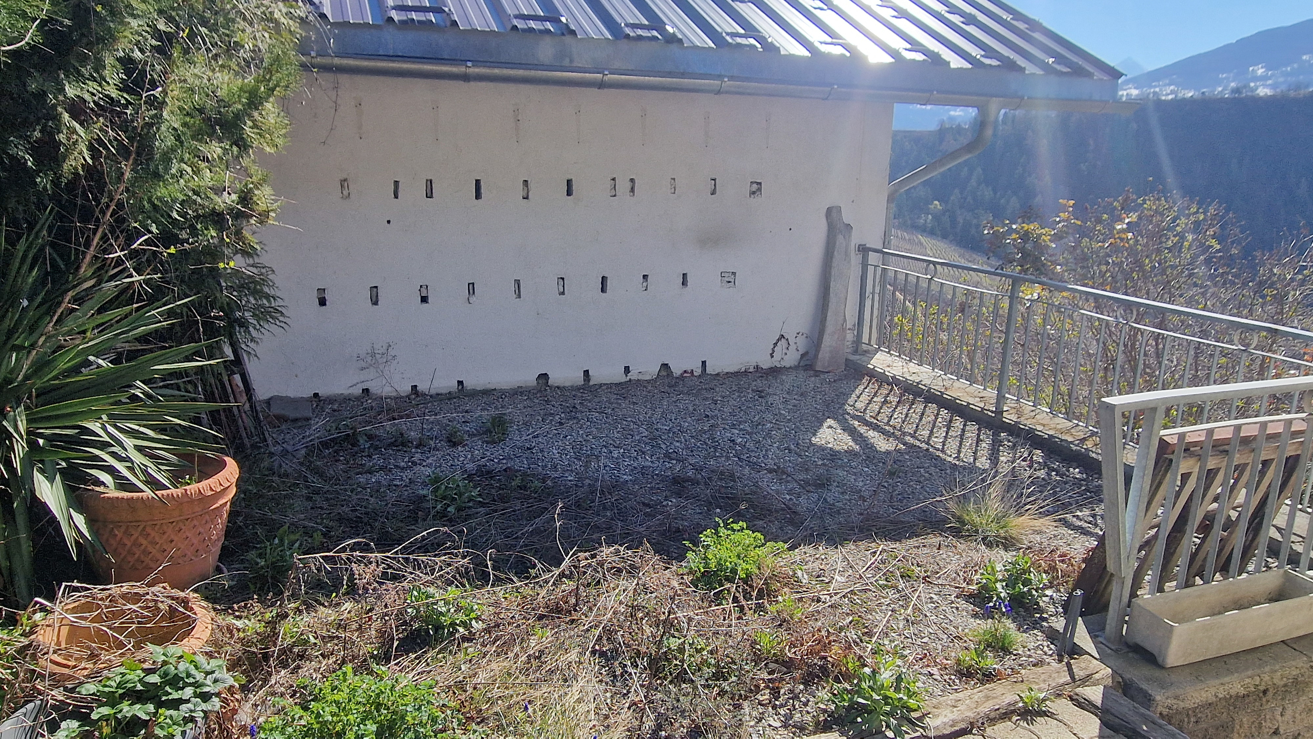 Exterior view 3