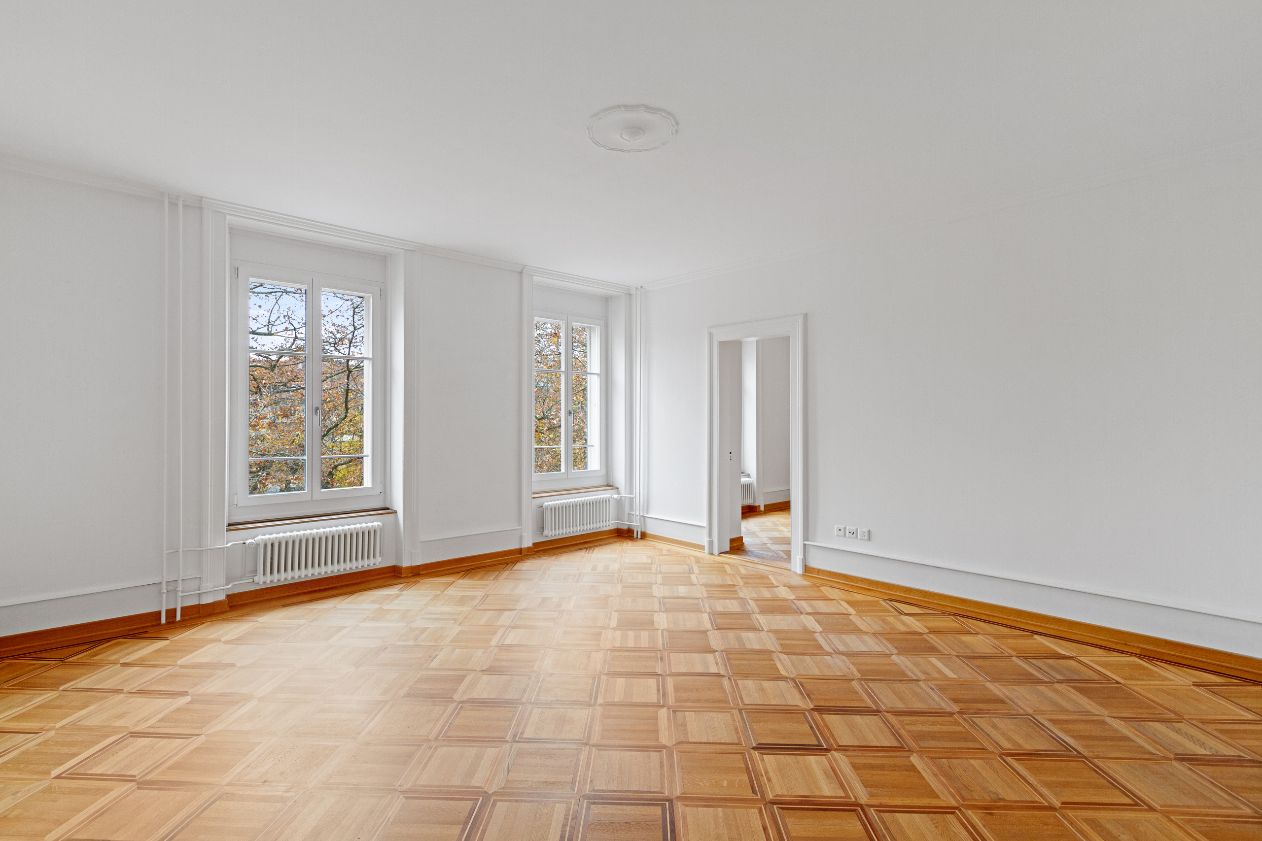 Geräumiges Wohnzimmer