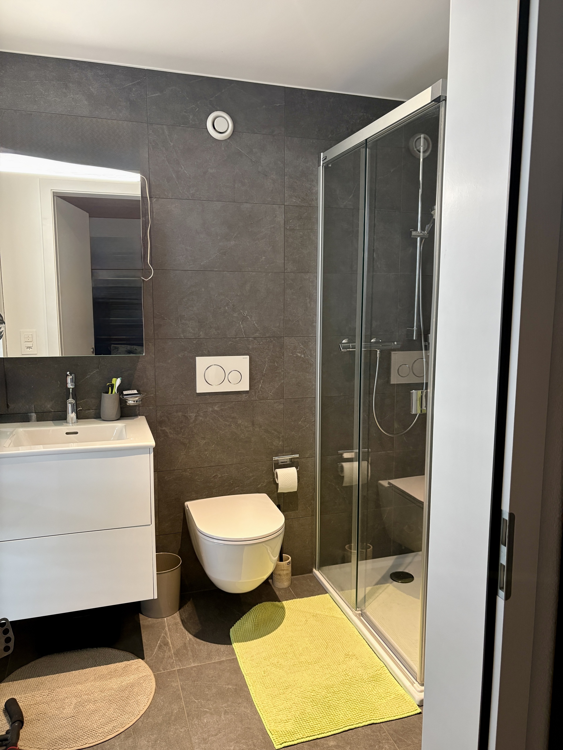 Interior view 9