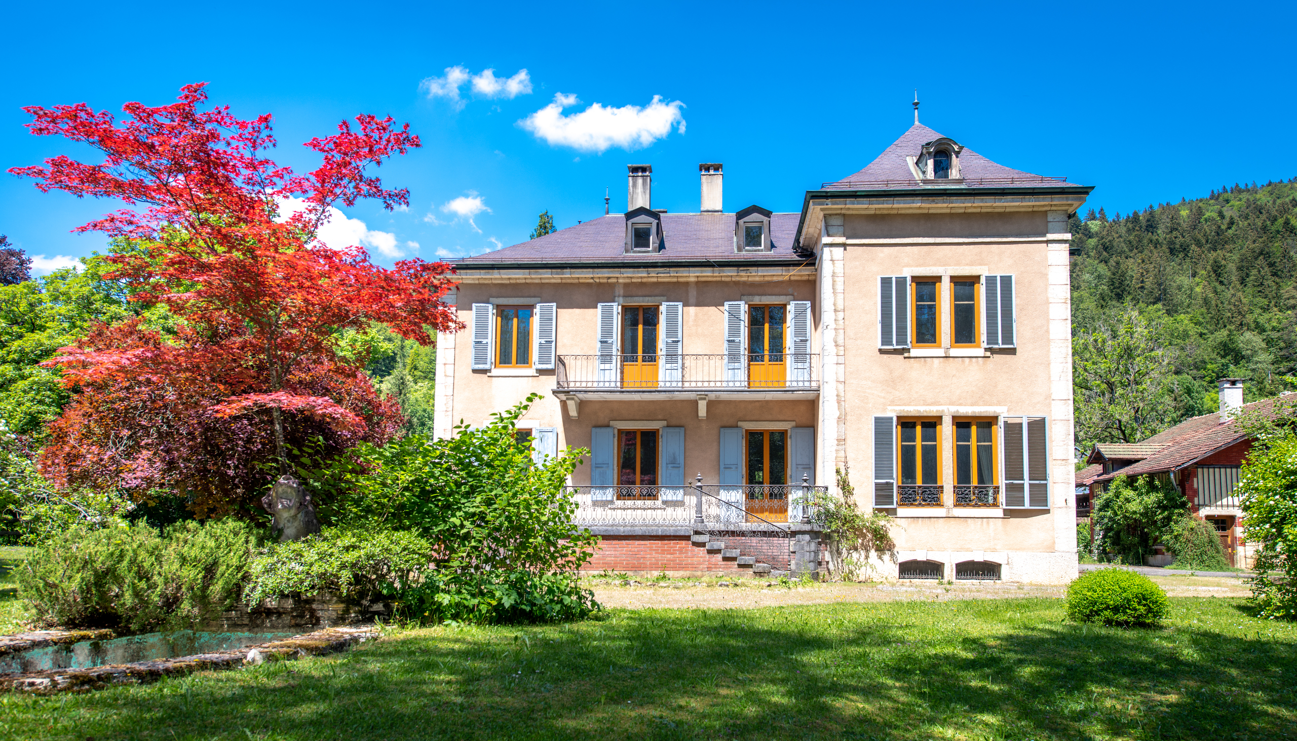 Cadre d'exception avec une maison de maître en toile de fond